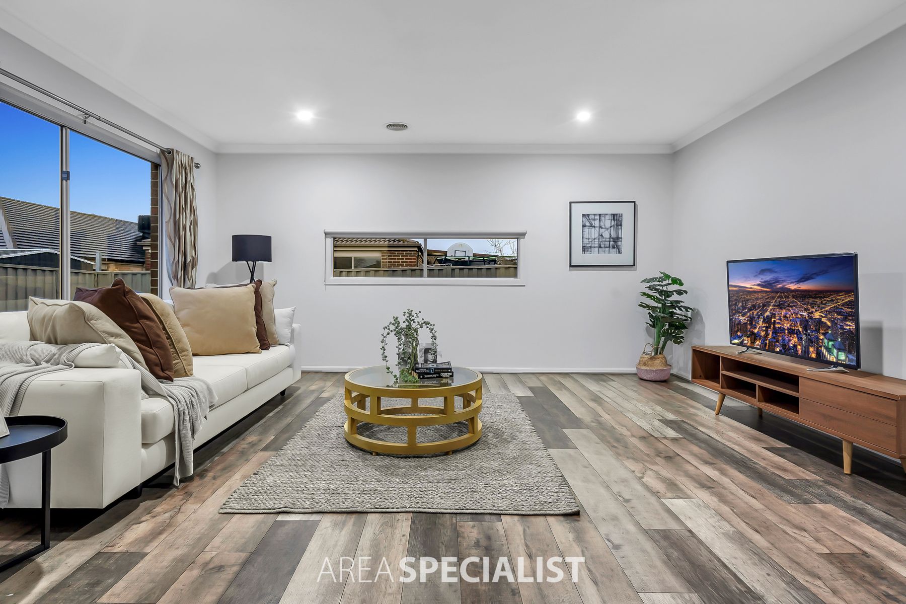 8 Tanner Avenue, Cranbourne East, VIC 3977, Cranbourne East - Thumbnail 4