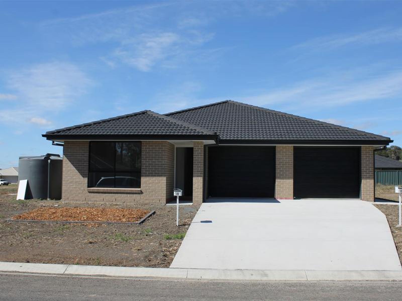 2/18 Lara Avenue, Armidale NSW 2350, Armidale - Thumbnail 2