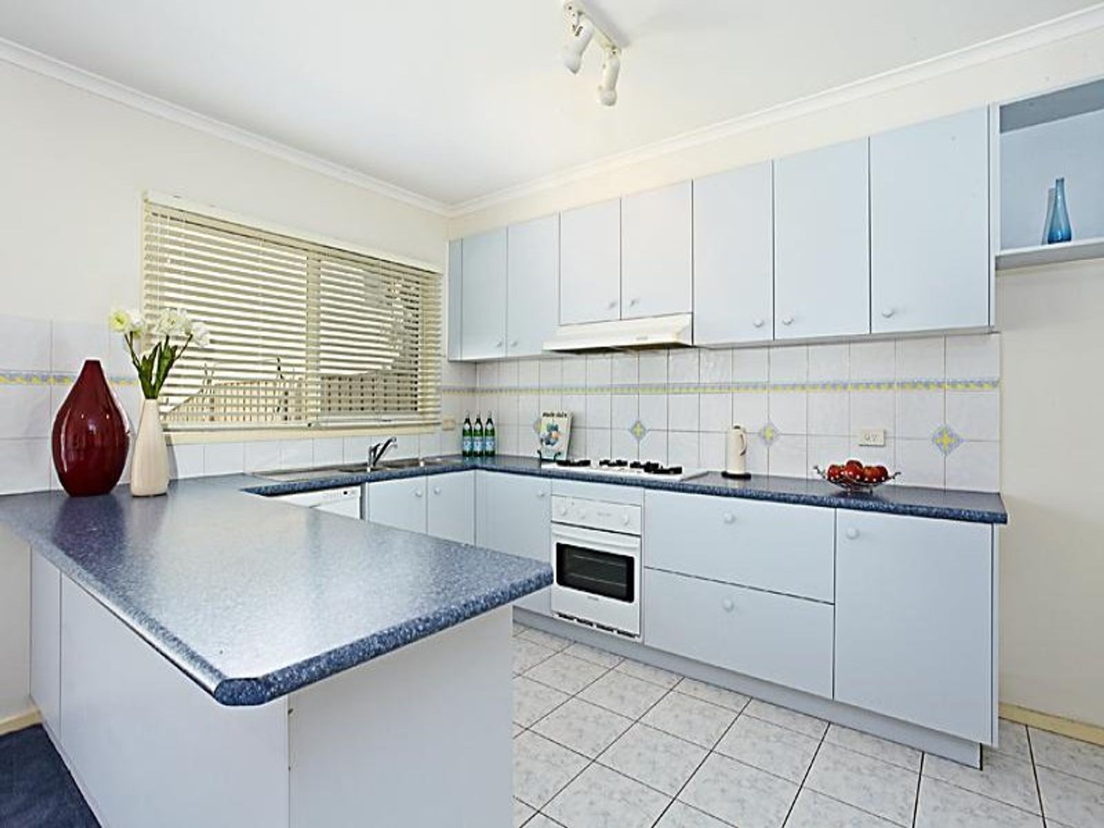 81 The Crescent, Kensington - Thumbnail 7