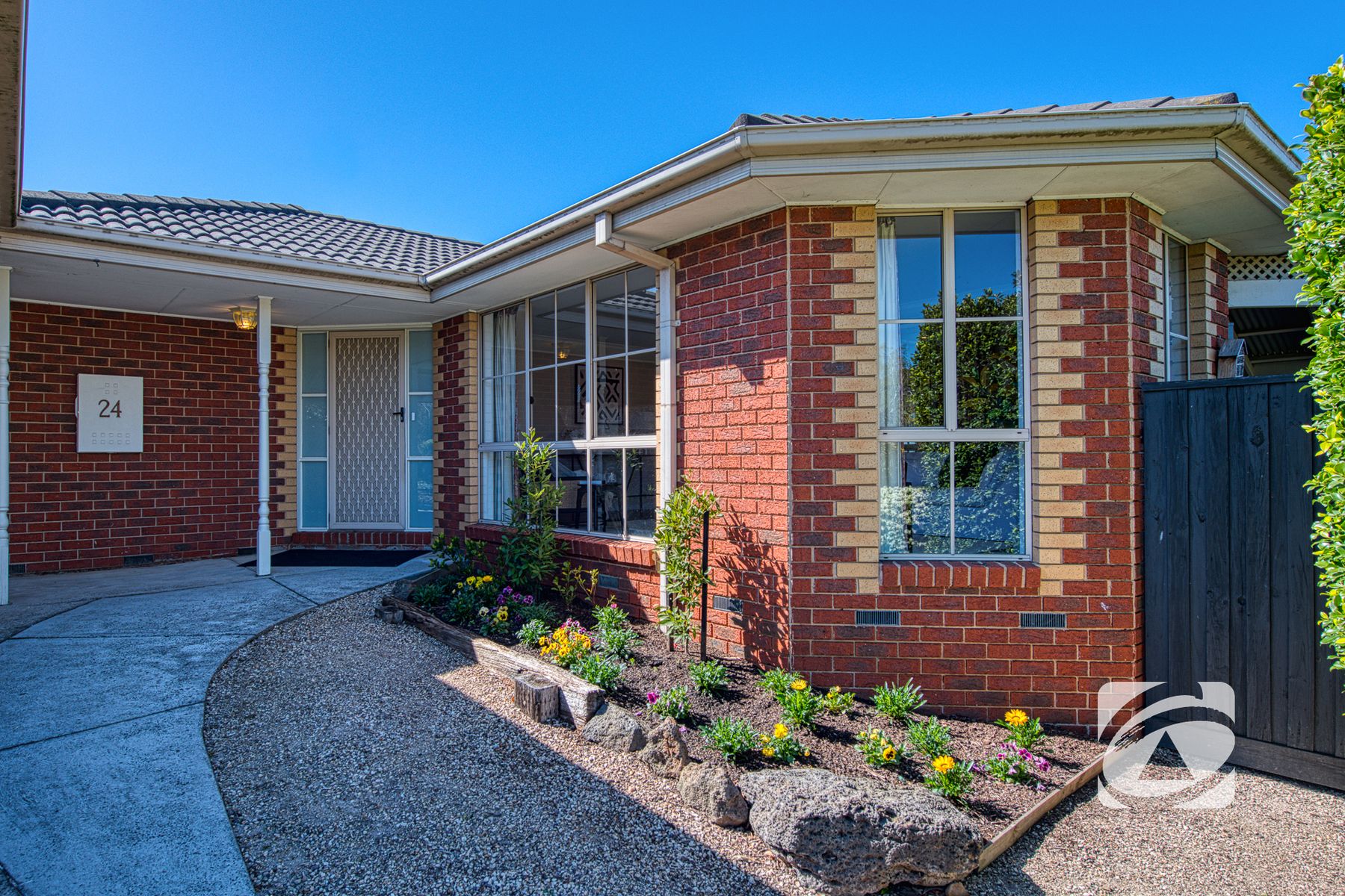 24 Earlsfield Drive, Berwick VIC 3806, Berwick - Thumbnail 2