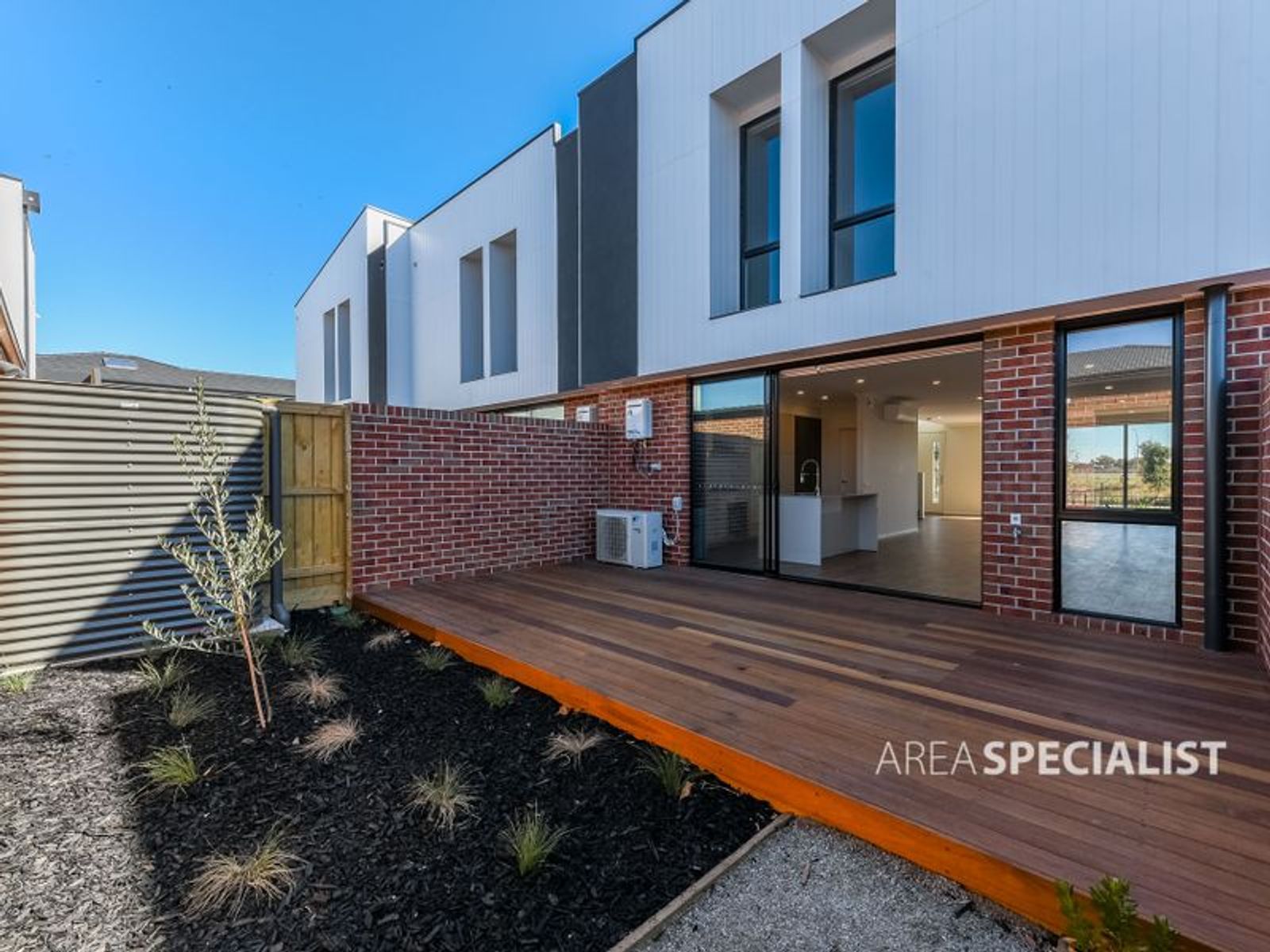 18 Parkdale Drive, Lyndhurst, VIC 3975, Lyndhurst - Thumbnail 3