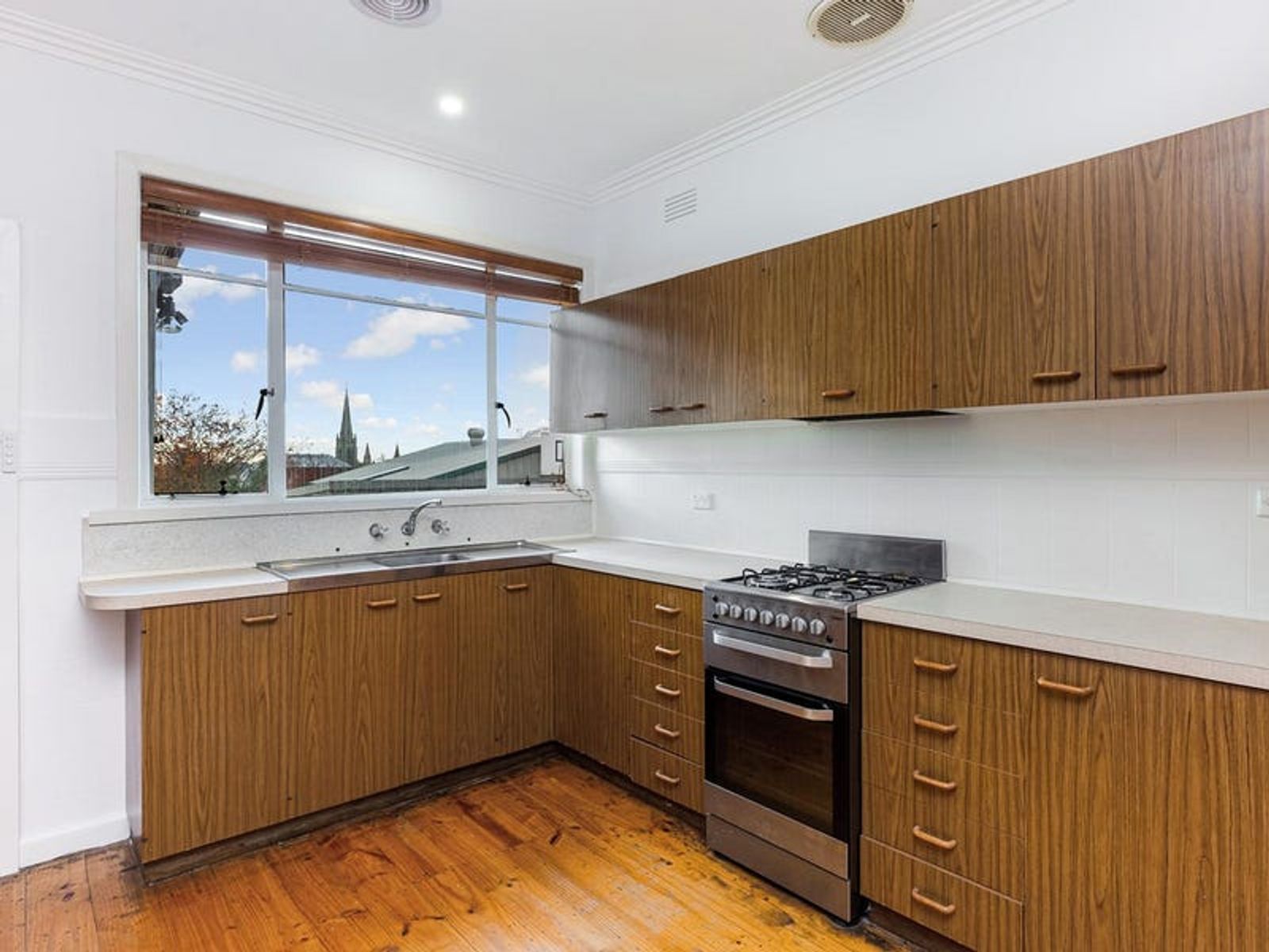 38 Old Violet Street, Bendigo, VIC 3550, Bendigo - Thumbnail 3