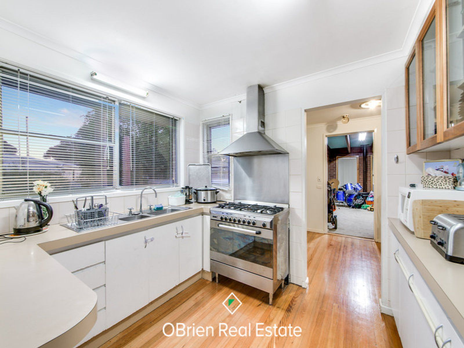 13 Nadia Court, Endeavour Hills, VIC 3802, Endeavour Hills - Thumbnail 2