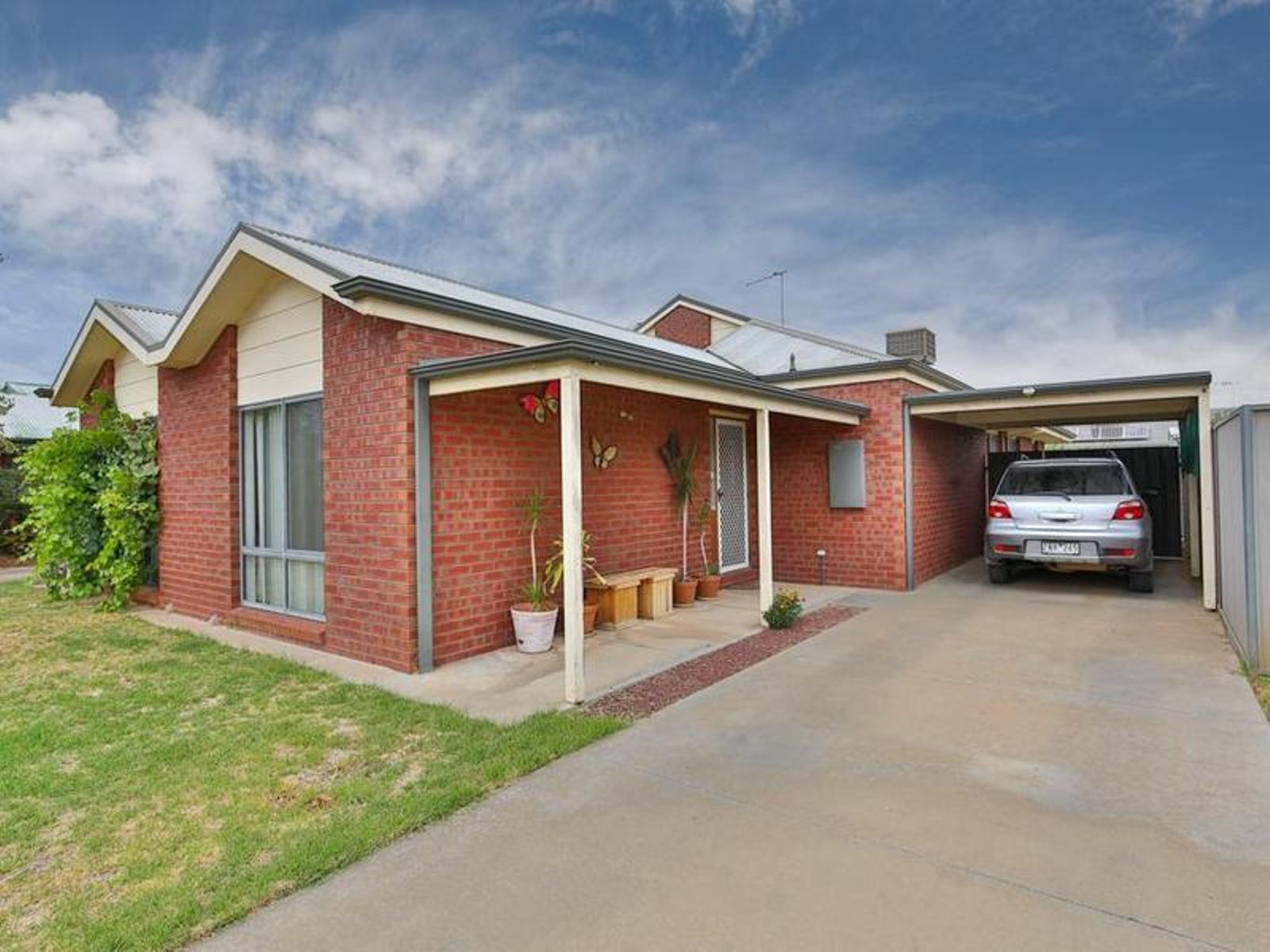 2/9 Maloney Drive
