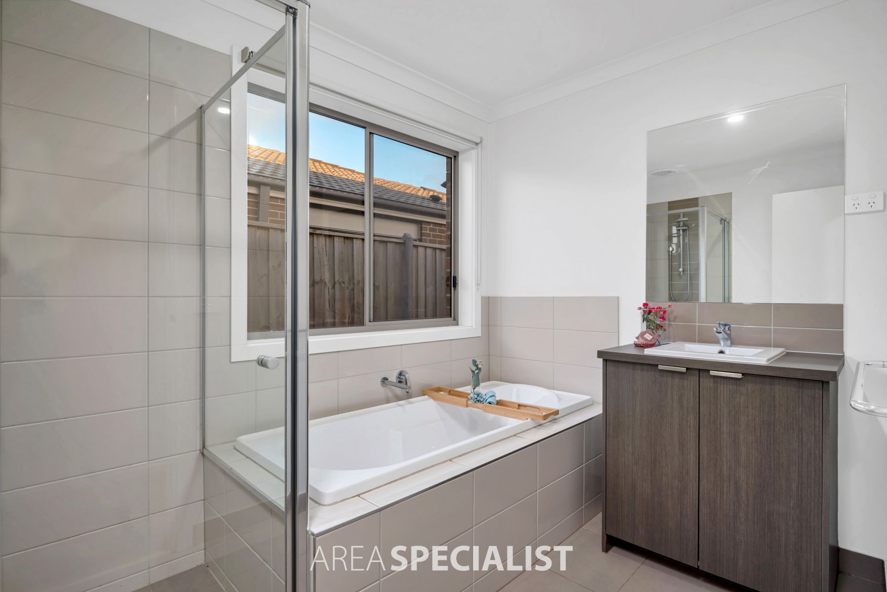 92 Grande Belmond Avenue, Cranbourne East, VIC 3977, Cranbourne East - Thumbnail 5