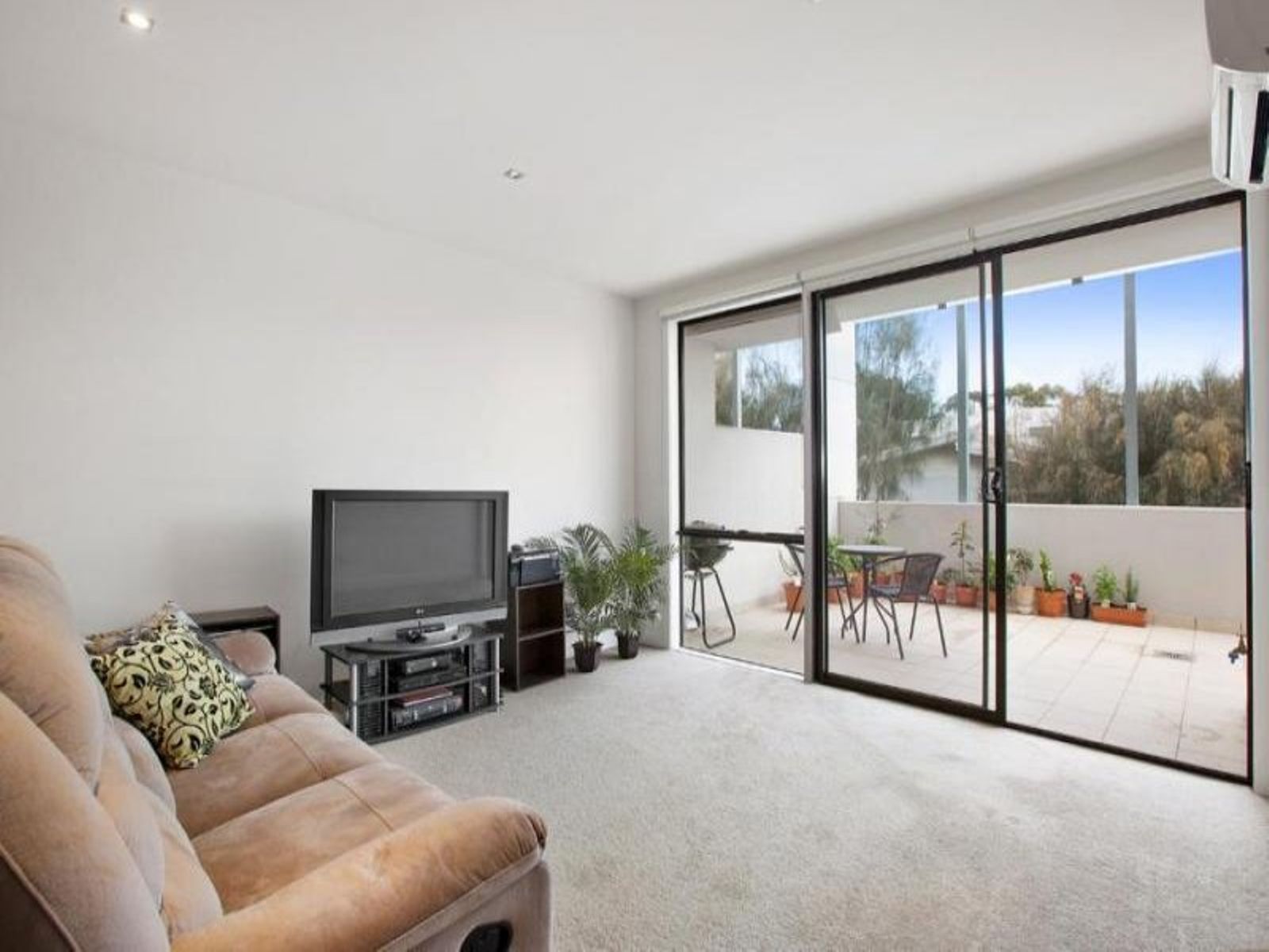 10/4 Crefden Street, Maidstone - Thumbnail 4