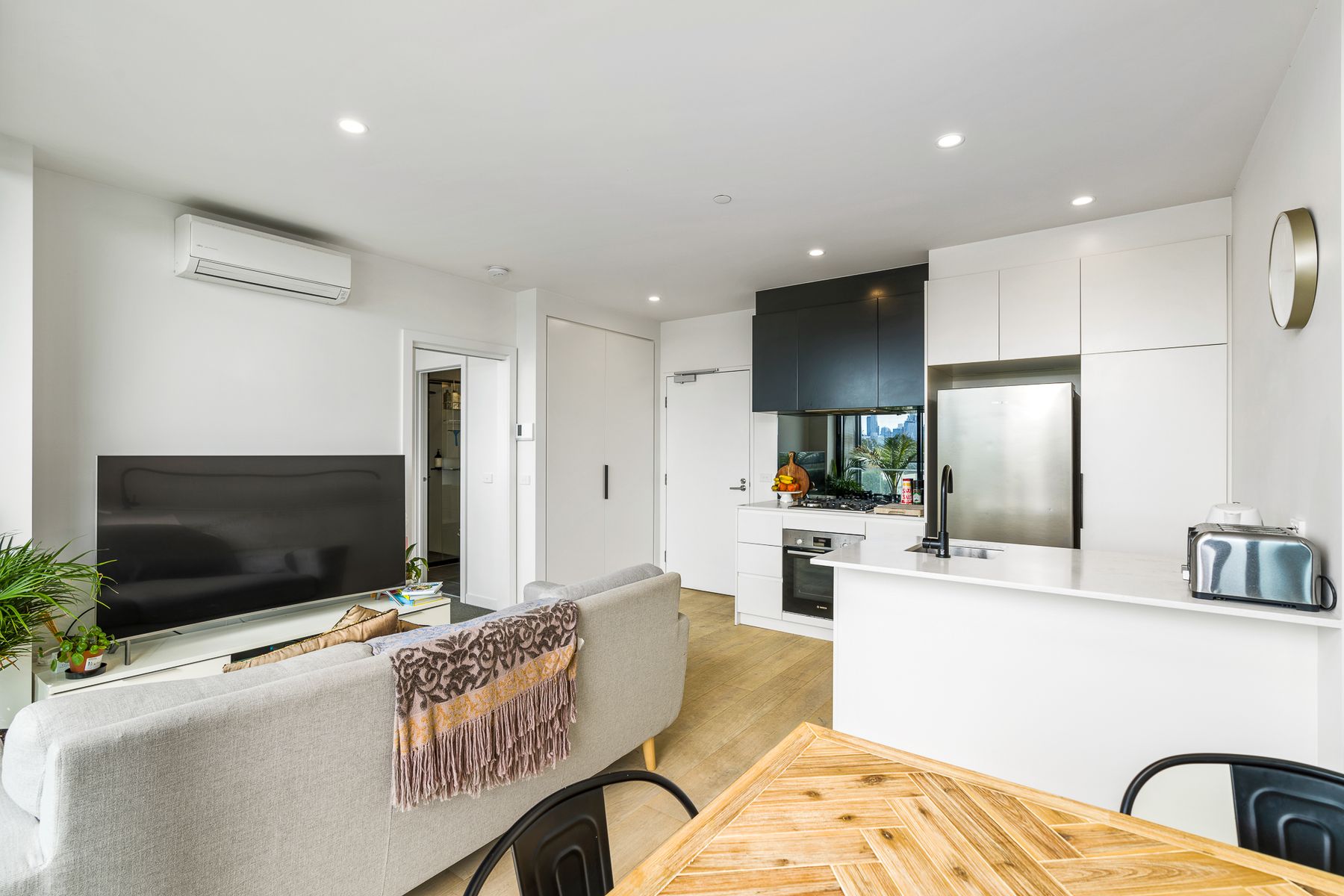 307/2 Joseph Road, Footscray, VIC 3011, Footscray - Thumbnail 5