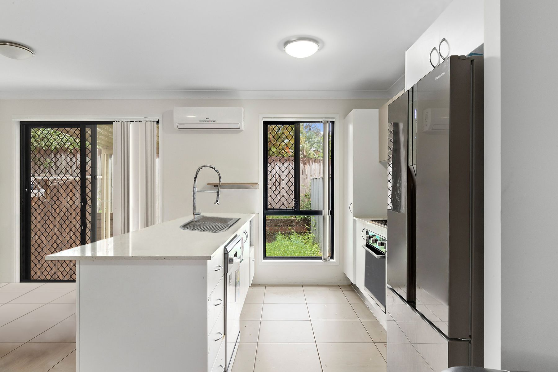 11/8 Wattlebrush Court, Park Ridge QLD 4125, Park Ridge - Thumbnail 3