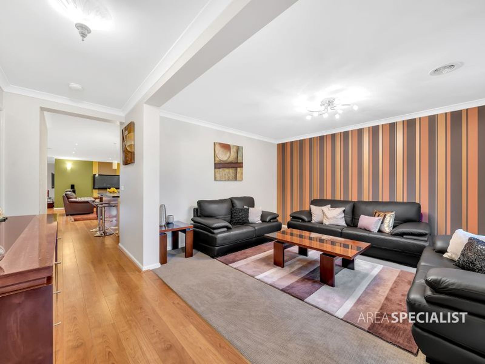 31 SUSSEX AVENUE, Cranbourne North, VIC 3977, Cranbourne North - Thumbnail 2