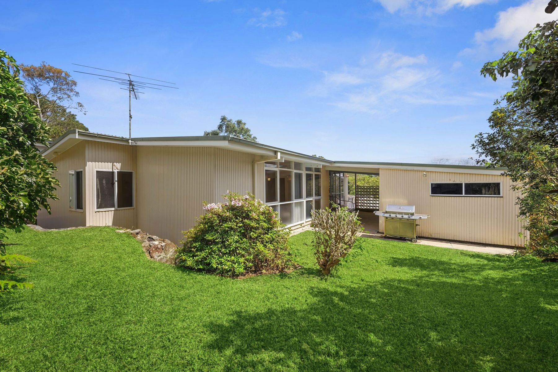 20 Sylvia Place, Frenchs Forest NSW 2086, Frenchs Forest - Thumbnail 2