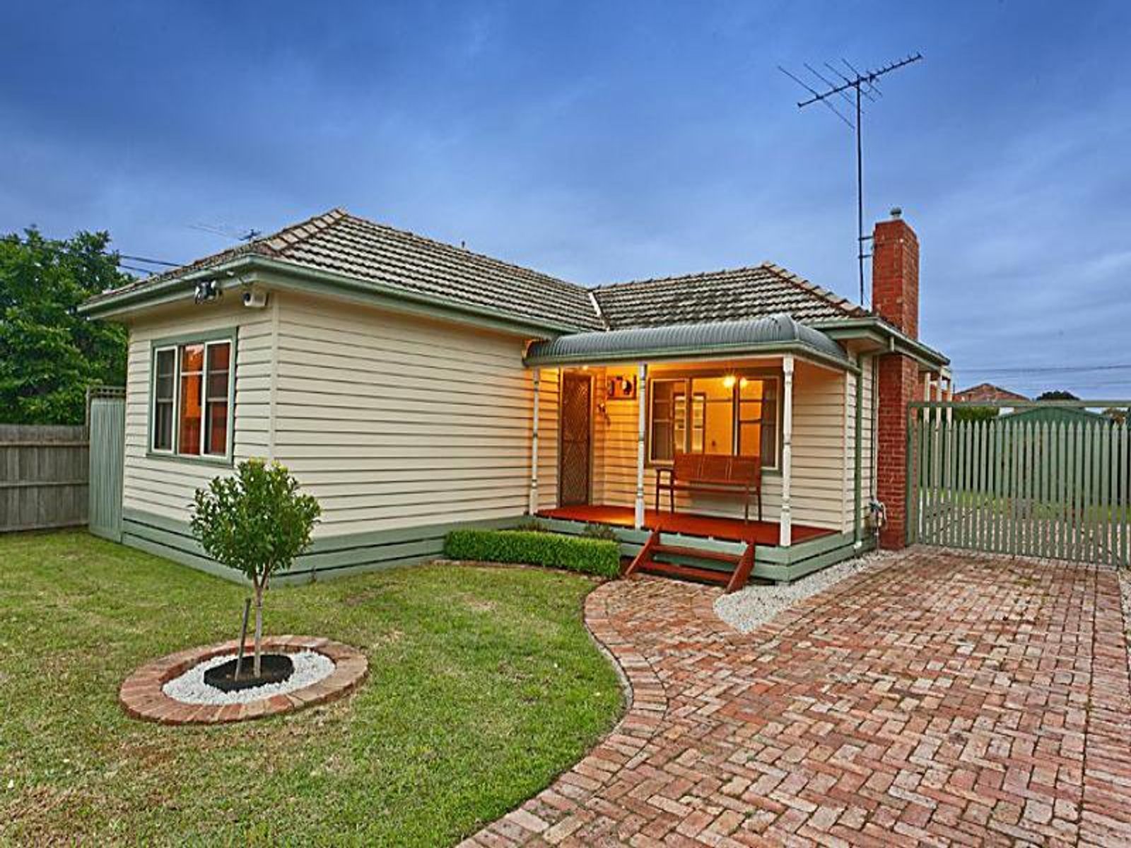 4 Napoleon Street, West Footscray - Thumbnail 2