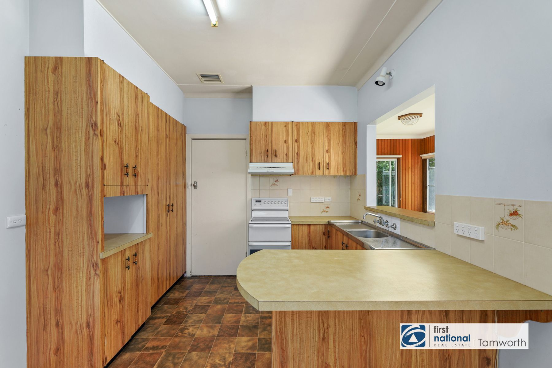 6 Varley Avenue, Tamworth NSW 2340, Tamworth - Thumbnail 2