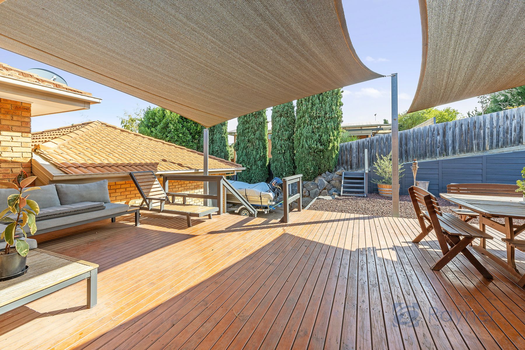 010 Open2view ID943225 20 Lewis Street
