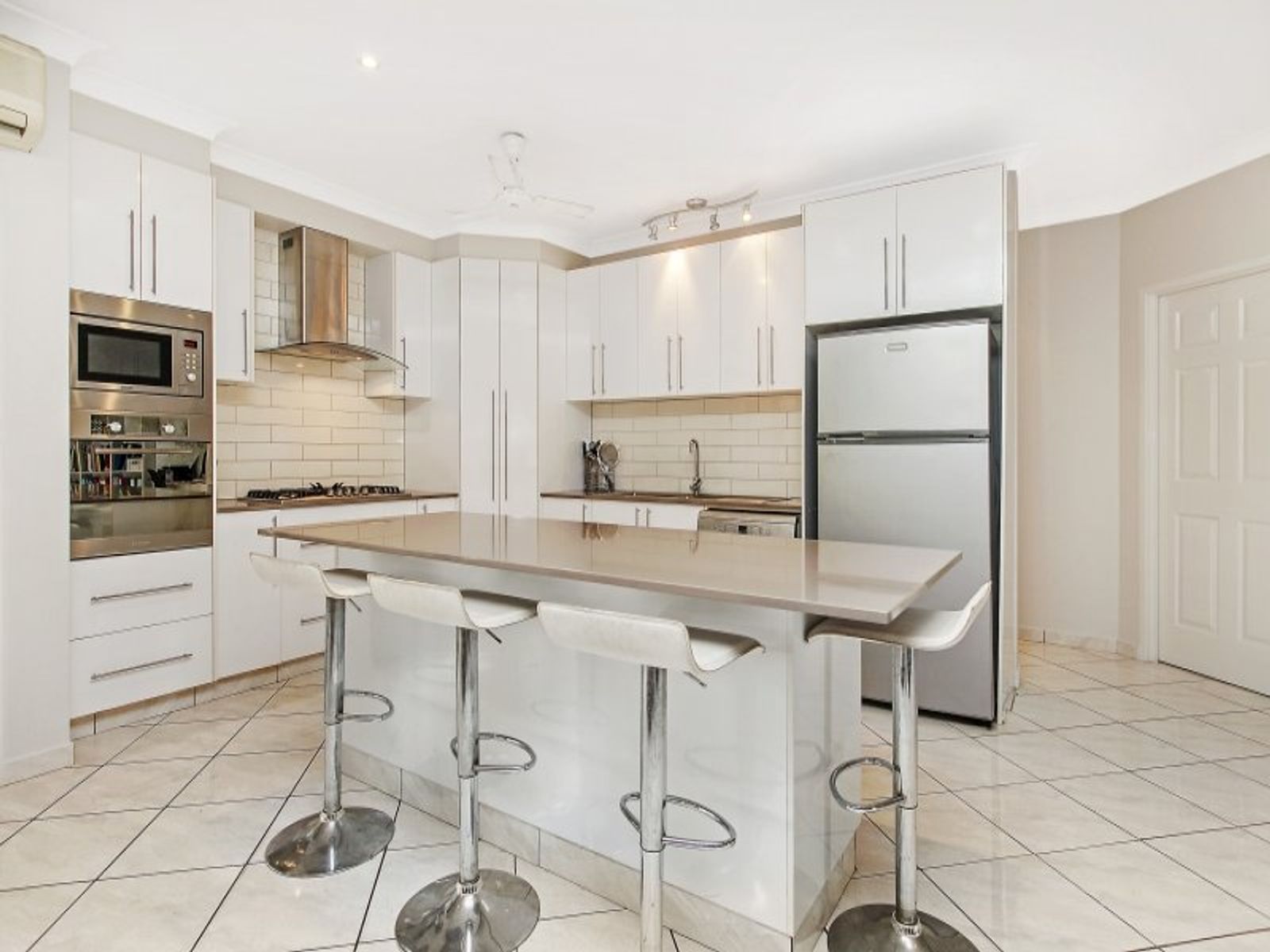 65 Odegaard Drive, Rosebery NT 0832, Rosebery - Thumbnail 2