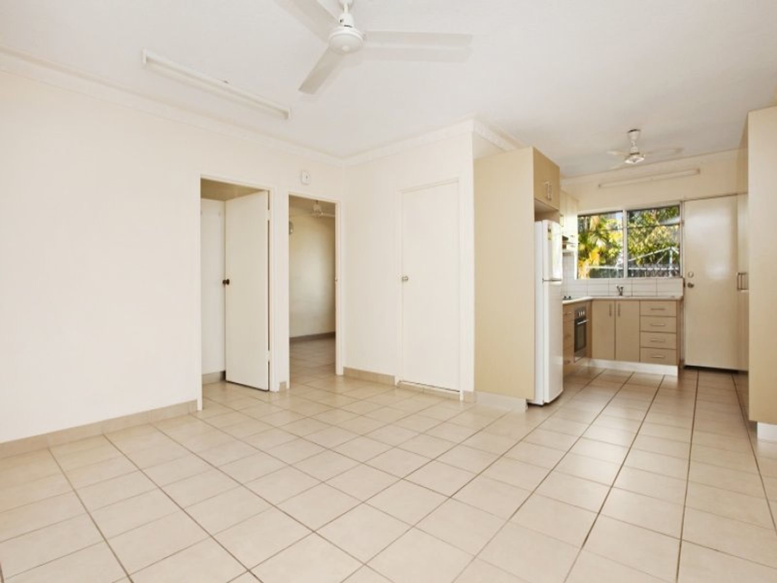 2/148 Dick Ward Drive, Coconut Grove NT 0810, Coconut Grove - Thumbnail 2