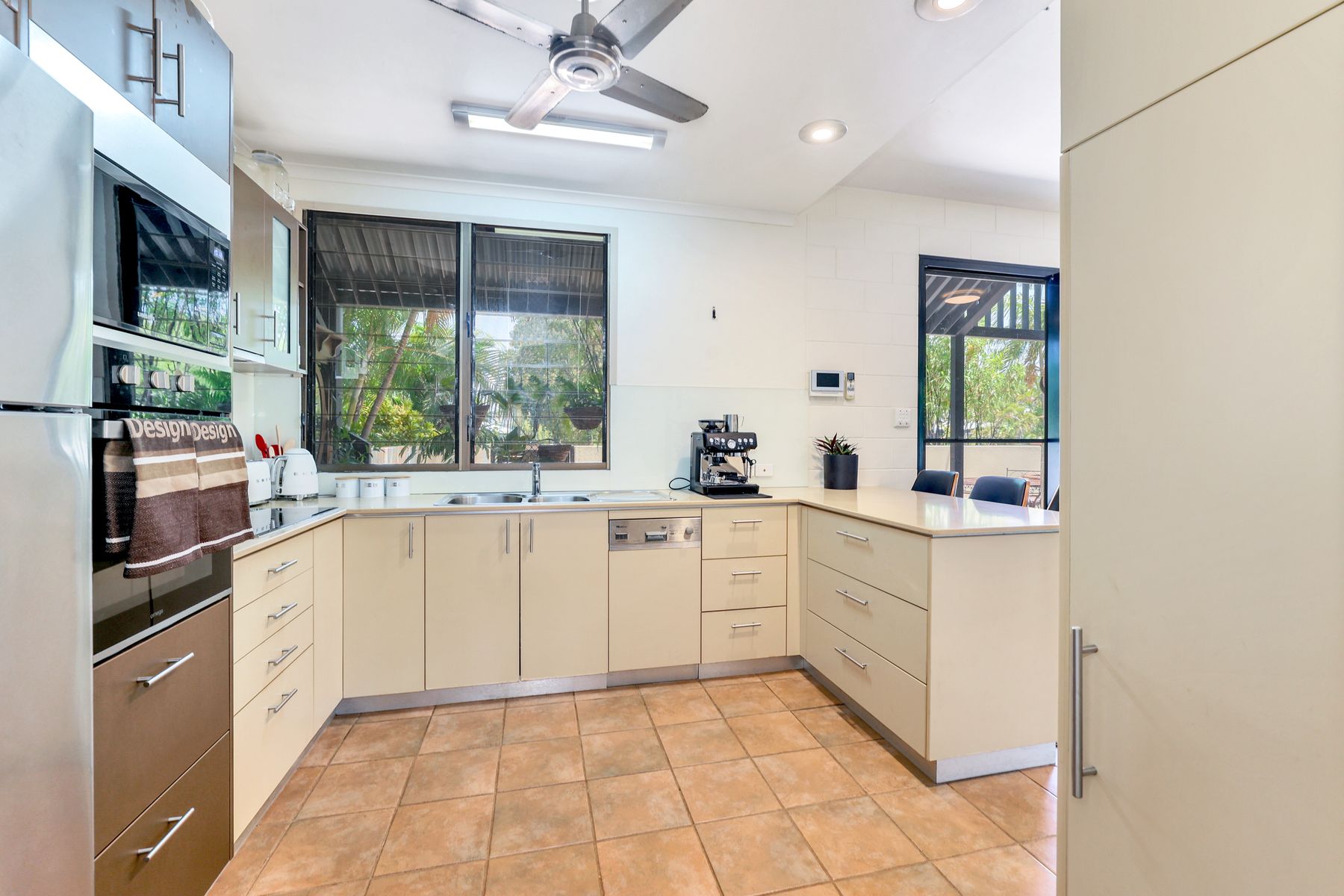 1/2 Manoora Street, Larrakeyah NT 0820, Larrakeyah - Thumbnail 2