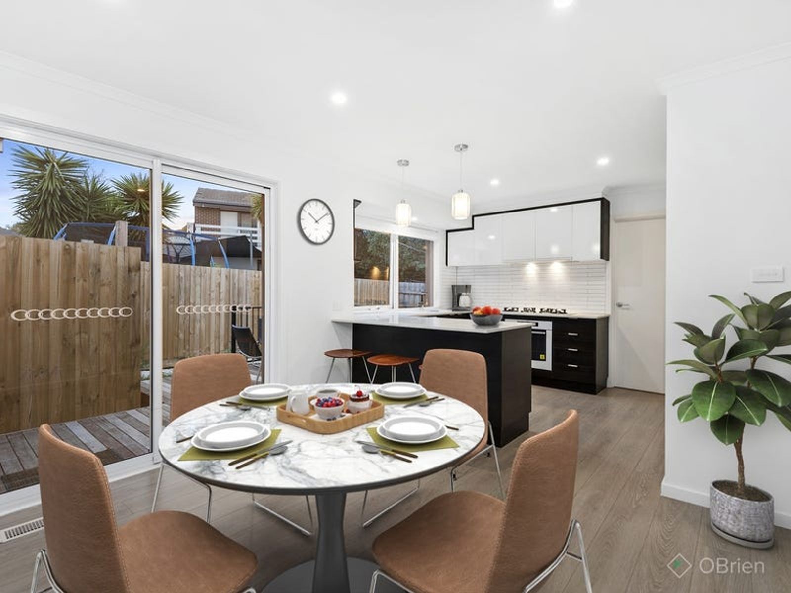 4 Melina Court, Endeavour Hills, VIC 3802, Endeavour Hills - Thumbnail 2