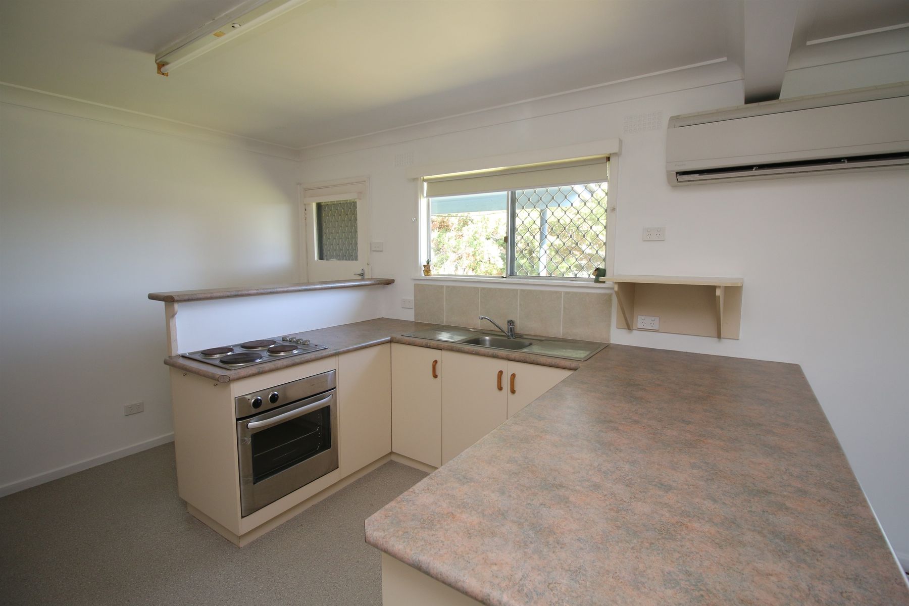 78 Logan Street, Tenterfield NSW 2372, Tenterfield - Thumbnail 3