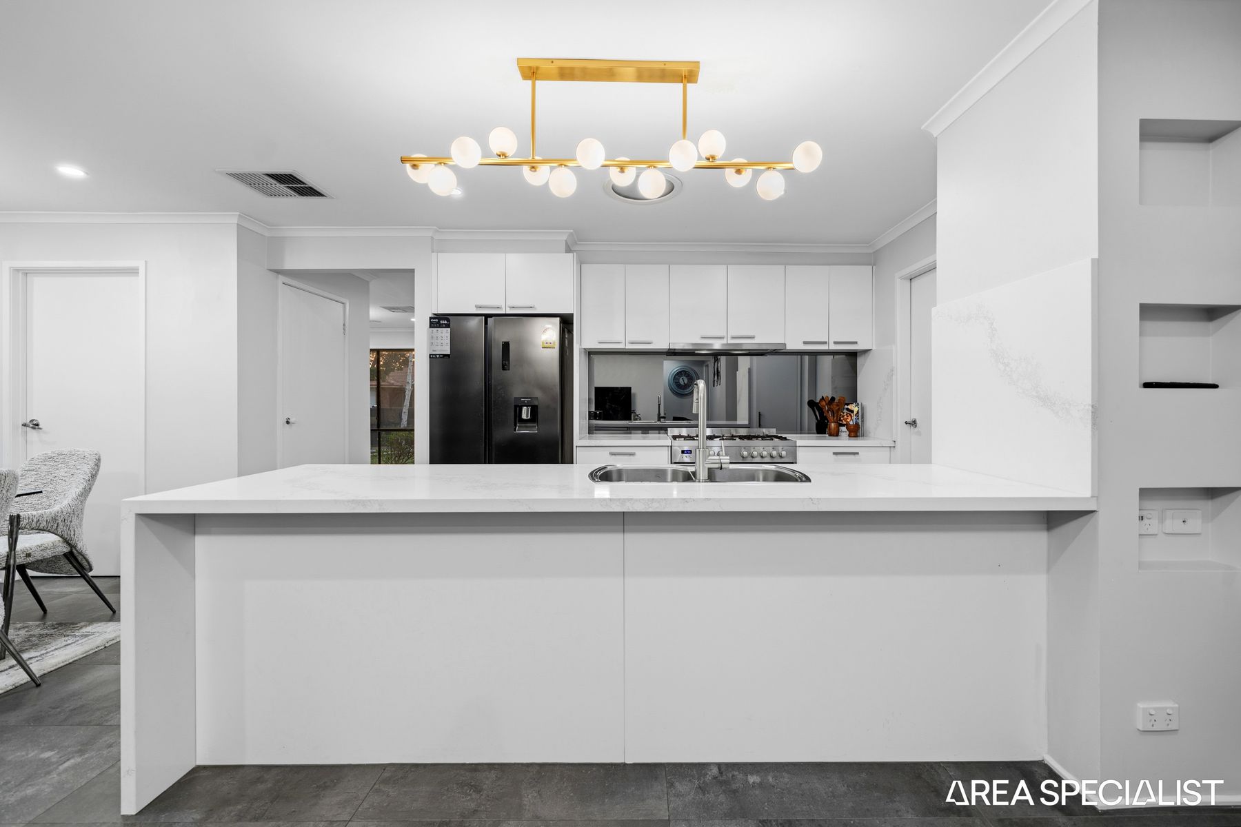 12 Essex Court, Cranbourne East, Cranbourne East - Thumbnail 5