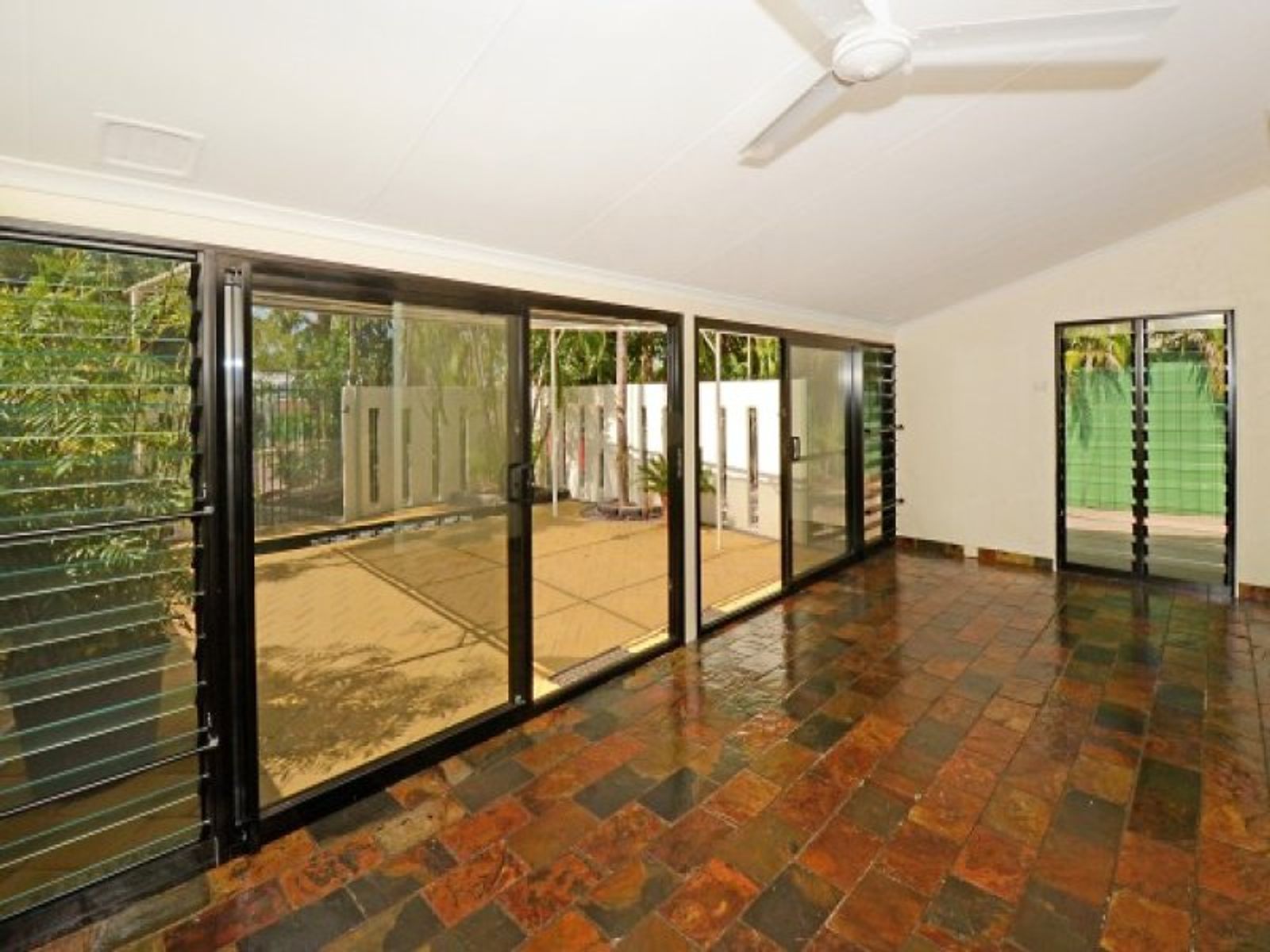 1/10 Gotham Street, Leanyer NT 0812, Leanyer - Thumbnail 2