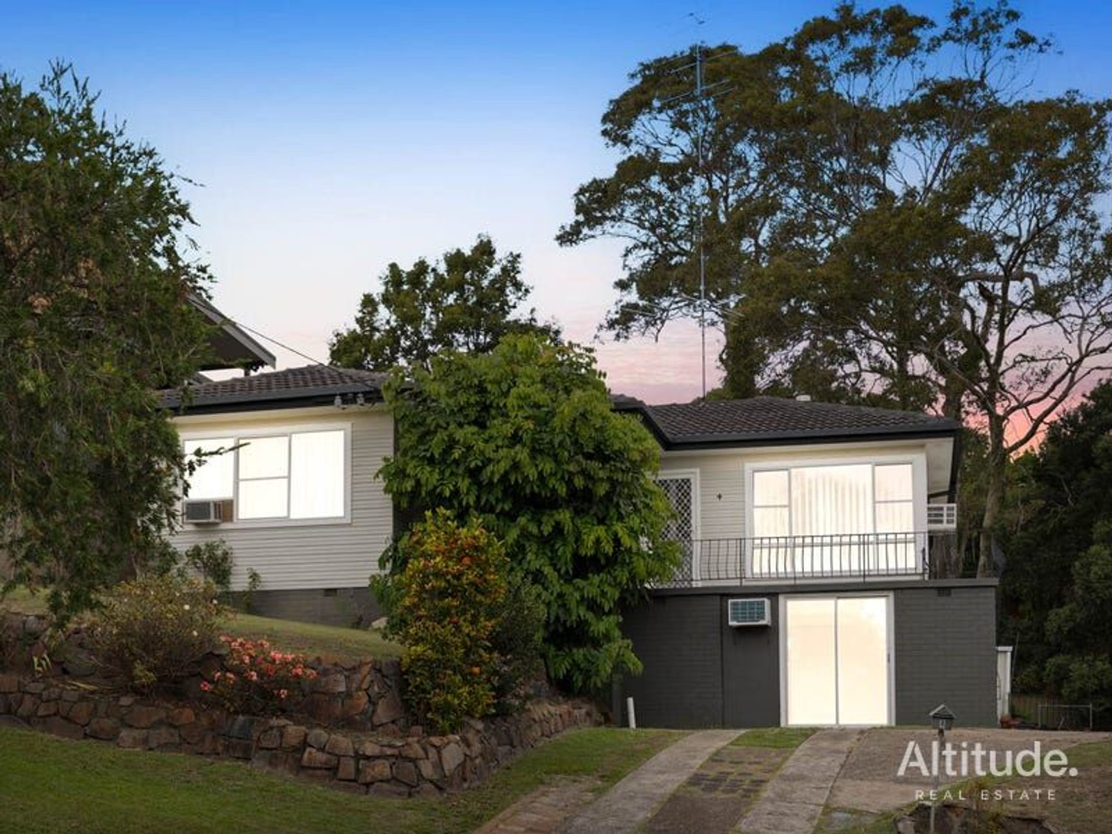 4 Charles Street, Tingira Heights, NSW 2290, Tingira Heights, - Thumbnail 2