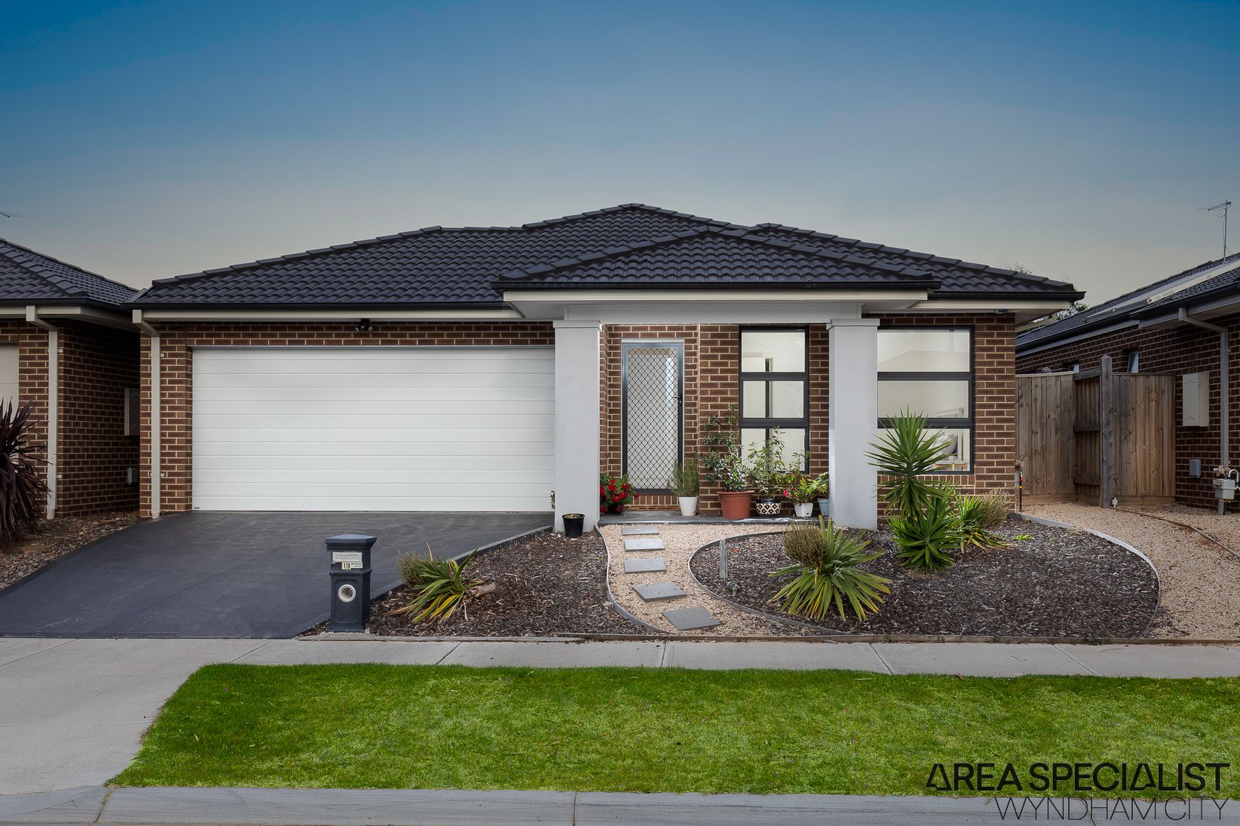 18 Firefly Road, Point Cook, VIC 3030, Point Cook - Thumbnail 2