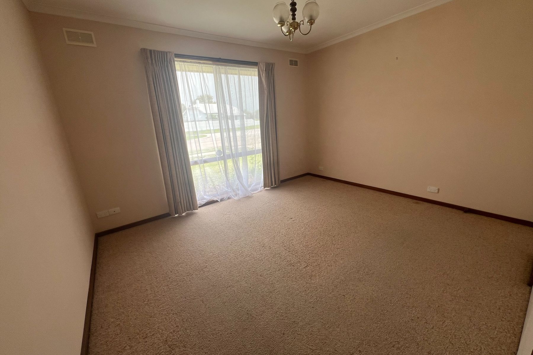 1/5 Anderson Street, Bairnsdale VIC 3875, Bairnsdale - Thumbnail 2