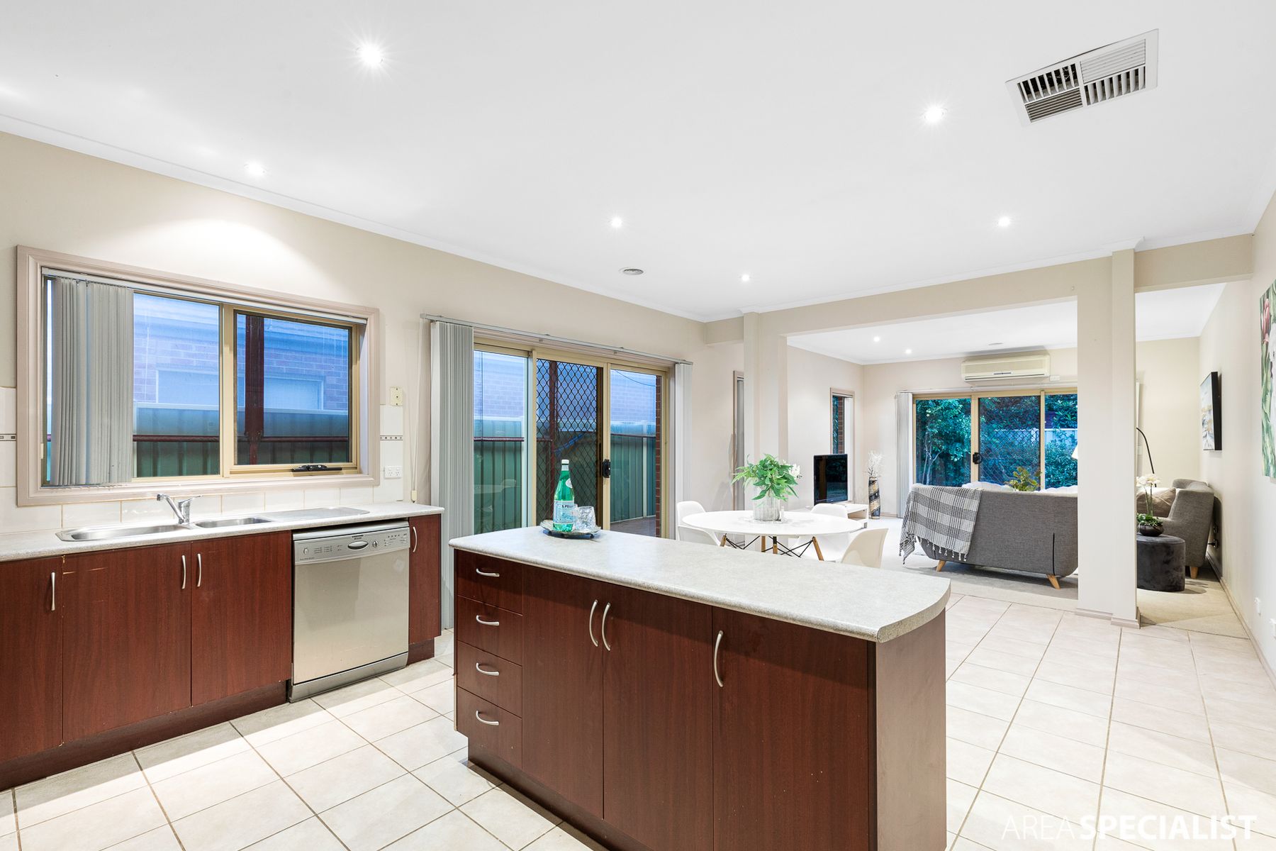 15 Lambeth Court, Point Cook, VIC 3030, Point Cook - Thumbnail 4
