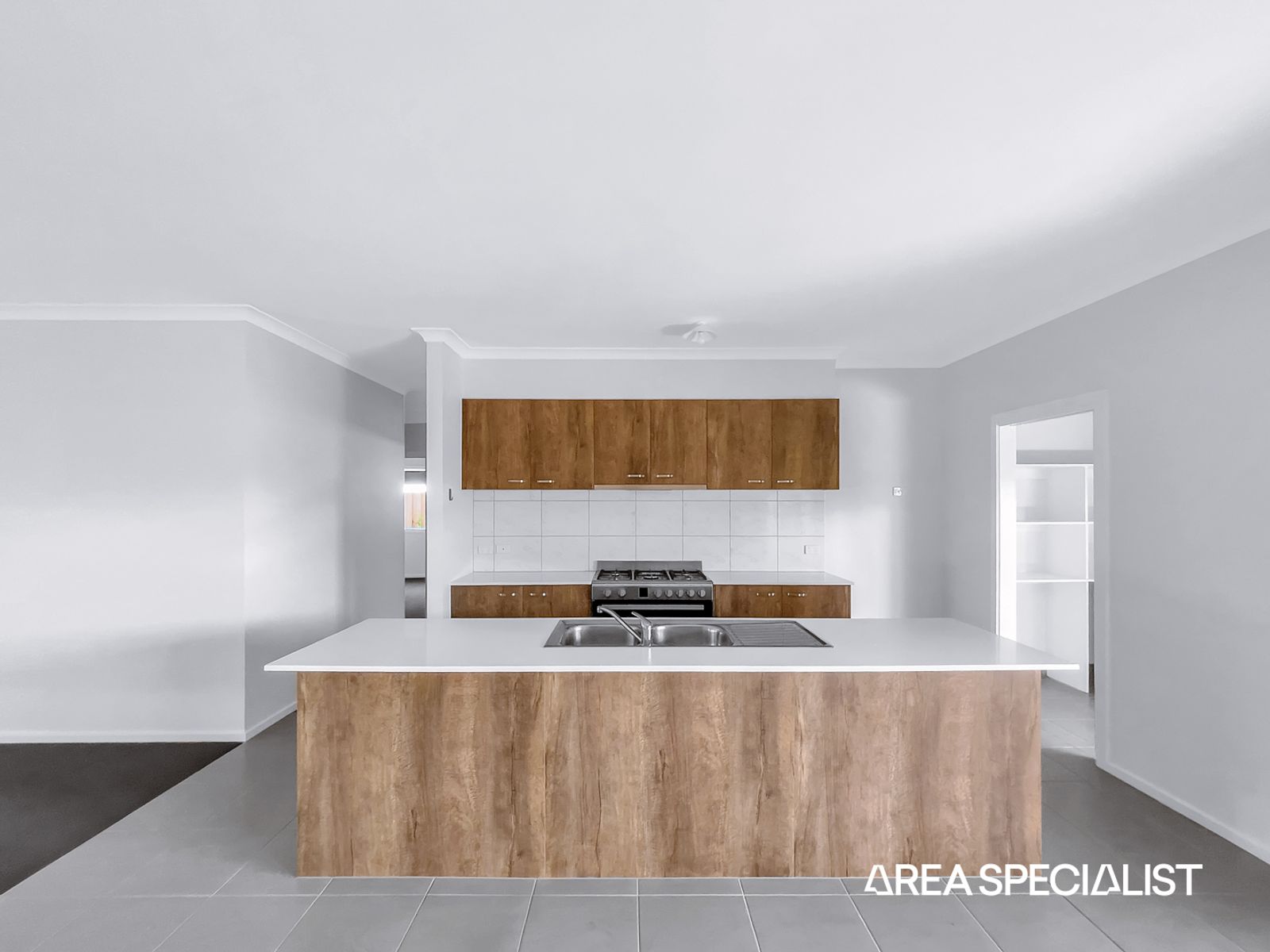 8 Bambury Close, Koo Wee Rup, Koo Wee Rup - Thumbnail 2