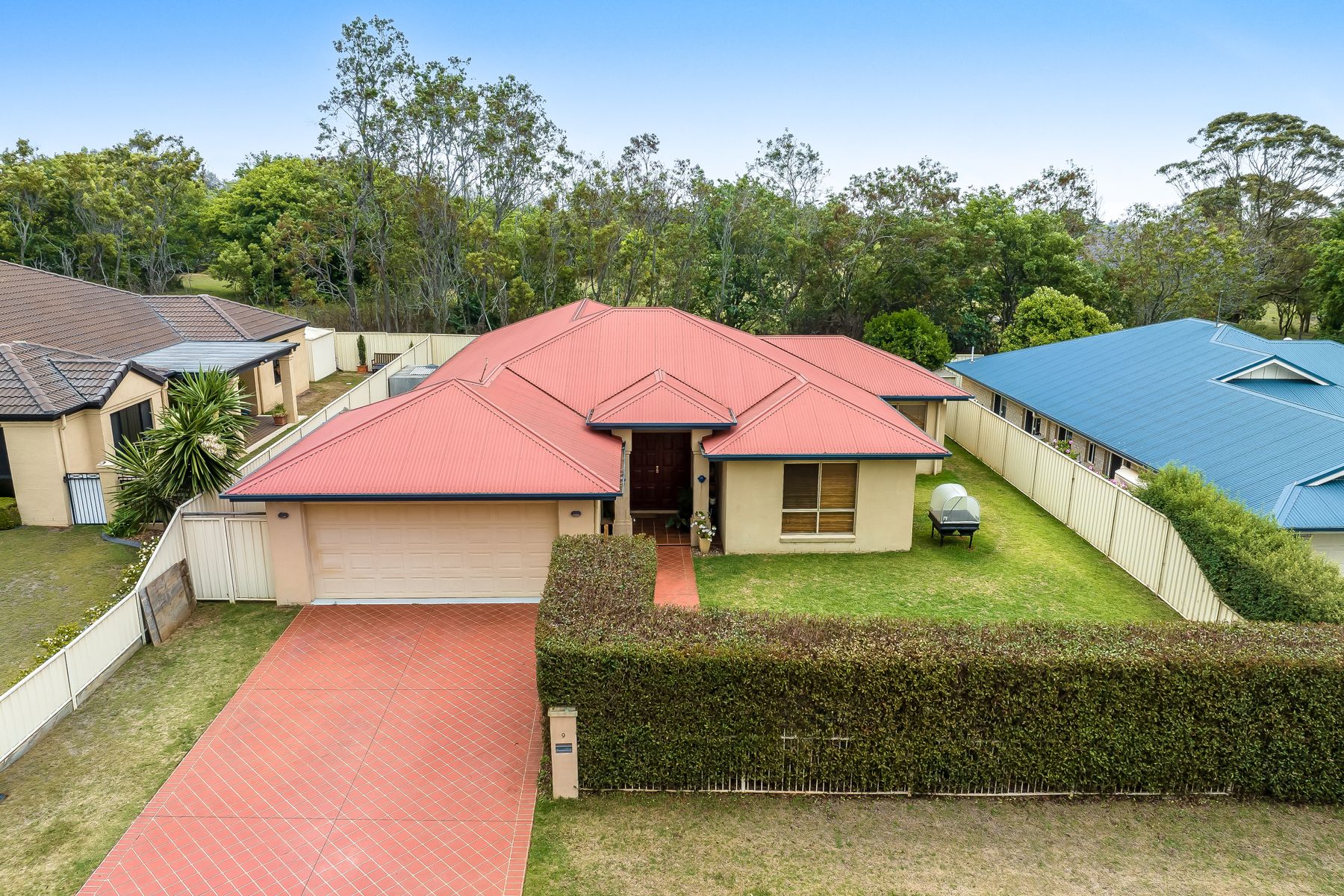 9 Chifley Court, Middle Ridge QLD 4350