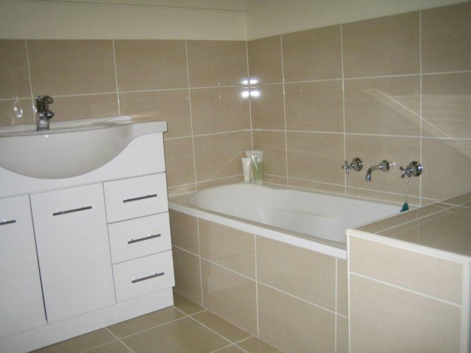 22 Fenton Street, Warragul, VIC 3820, Warragul - Thumbnail 2