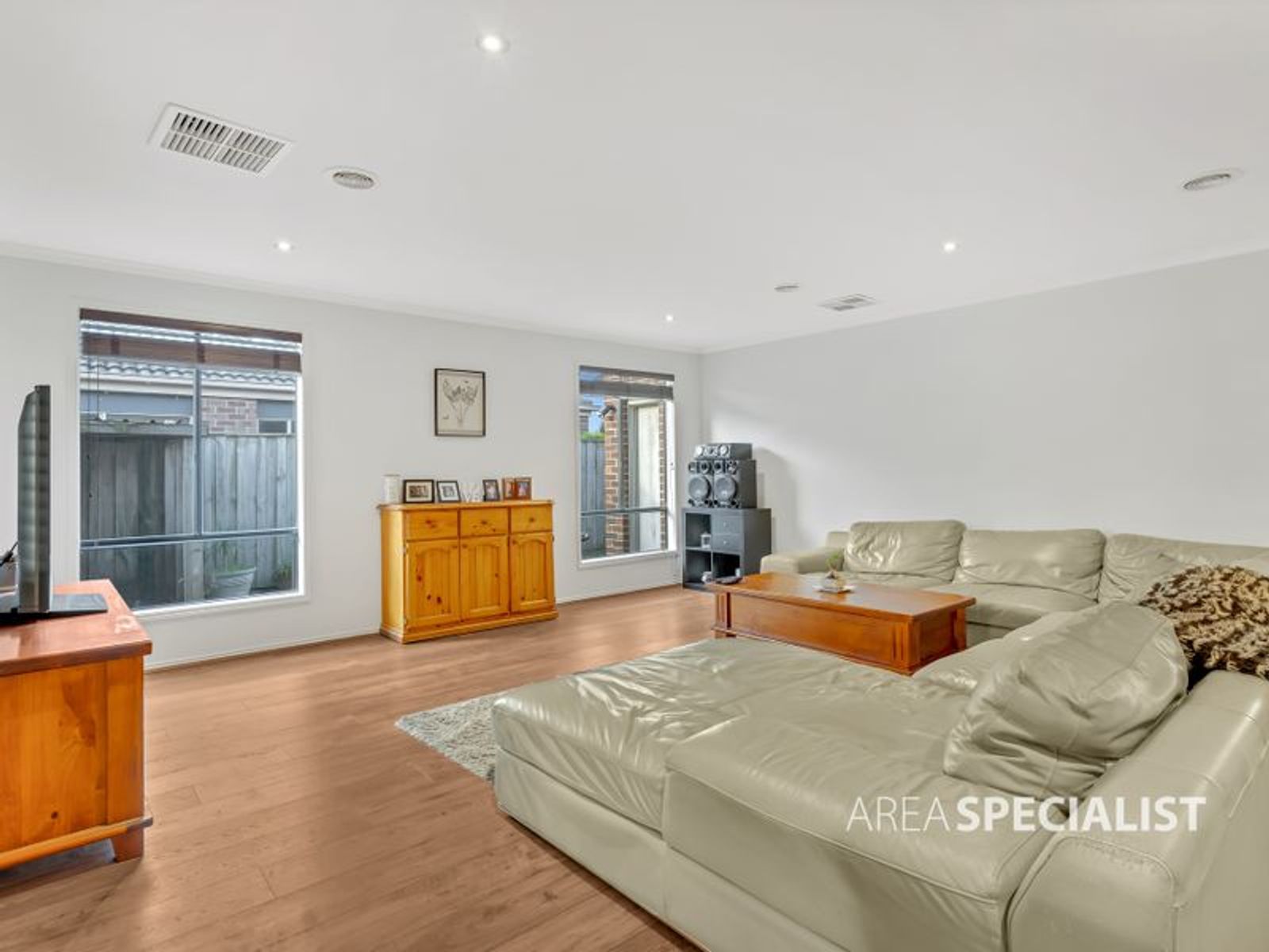 4 WALDEN COURT, Cranbourne North, VIC 3977, Cranbourne North - Thumbnail 6