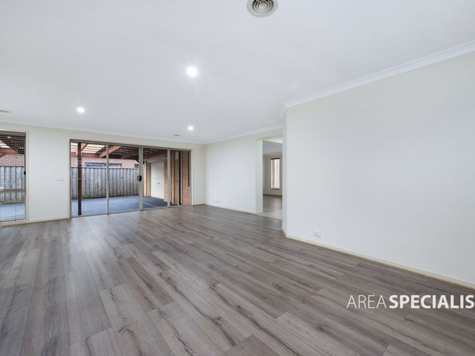 58 Pepperbush Cct, Cranbourne, VIC 3977, Cranbourne - Thumbnail 4