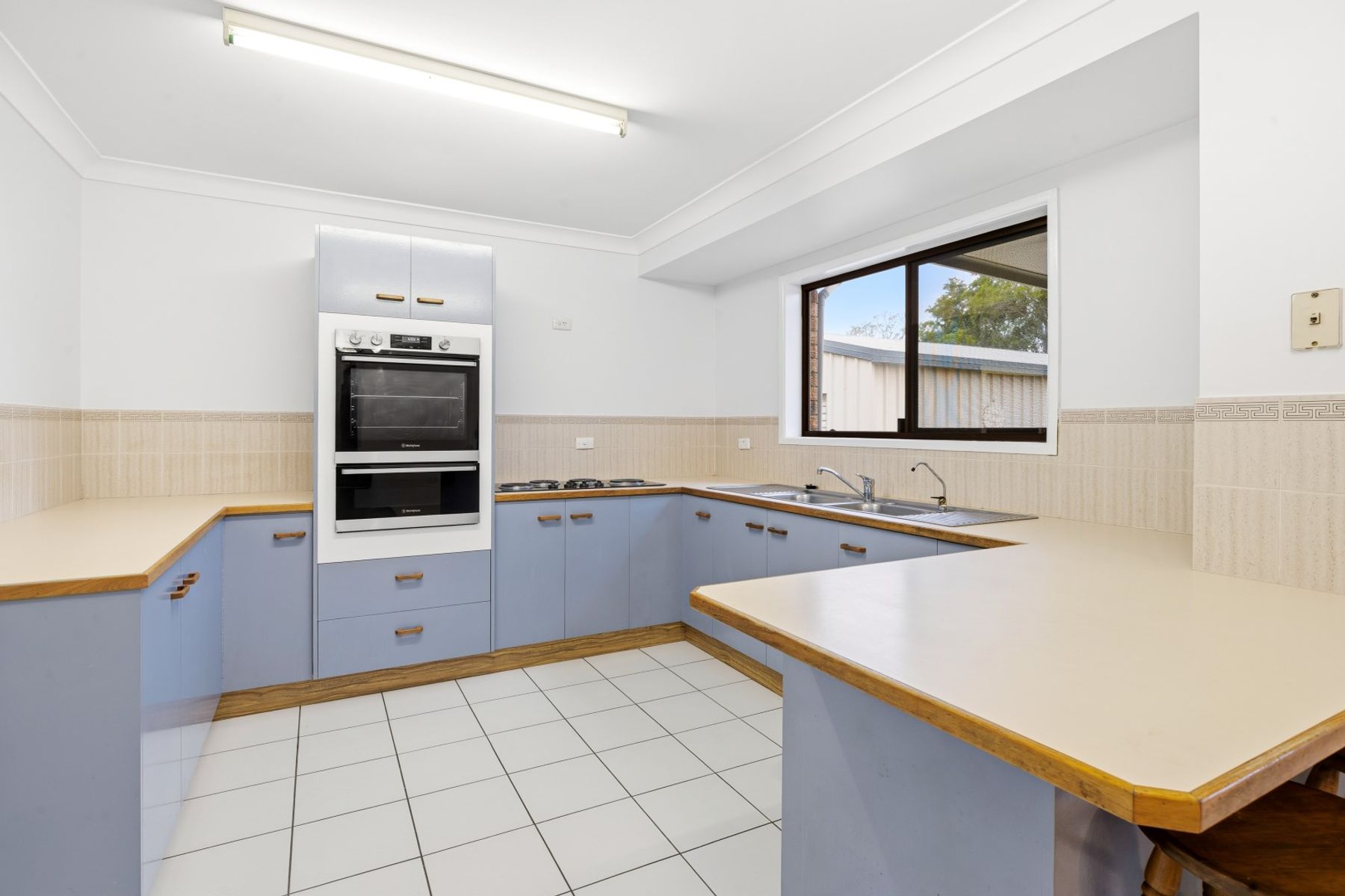 6 Farrell Drive, Walloon QLD 4306, Walloon - Thumbnail 3