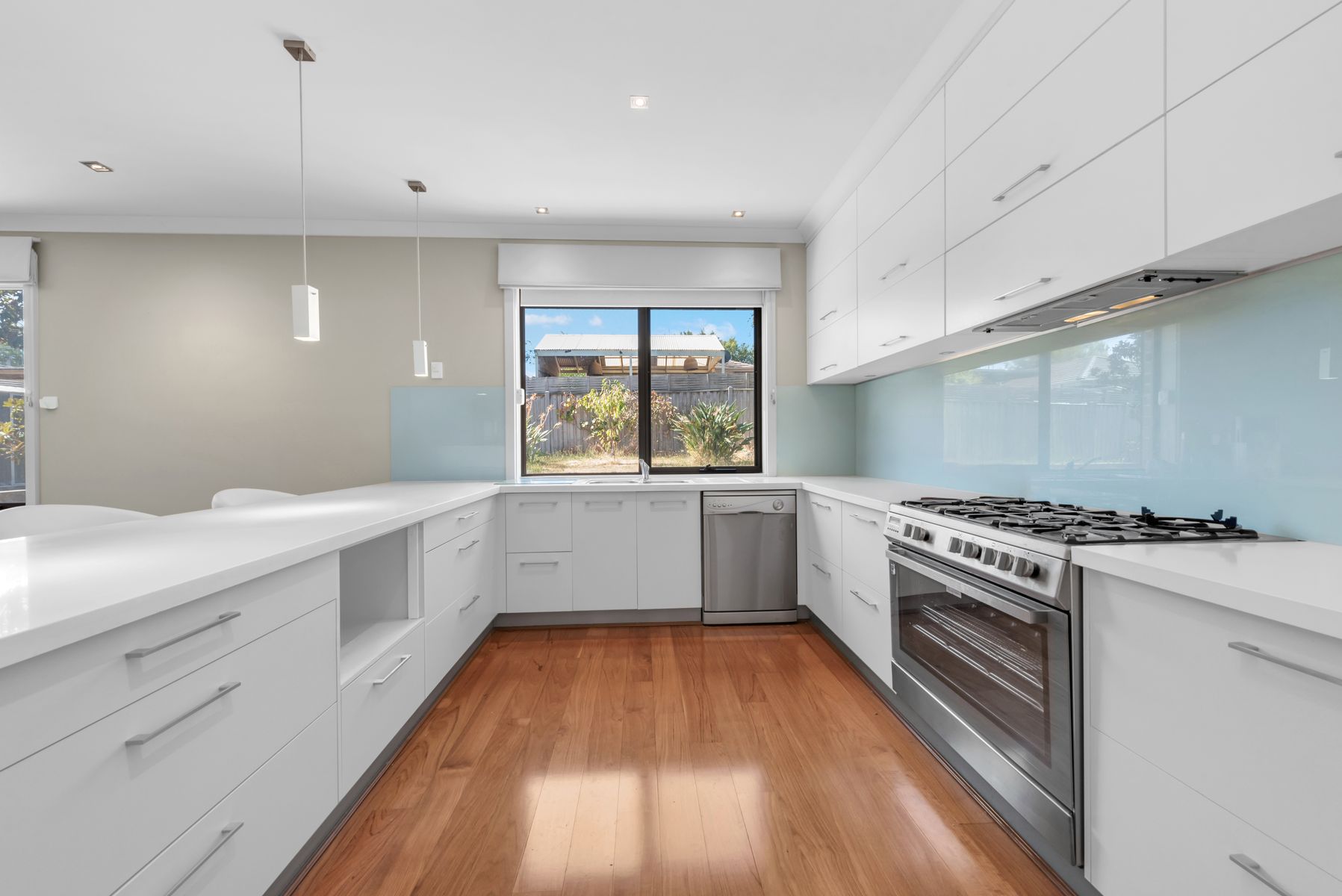 6 Fallingwater Drive, Pakenham, Pakenham - Thumbnail 3
