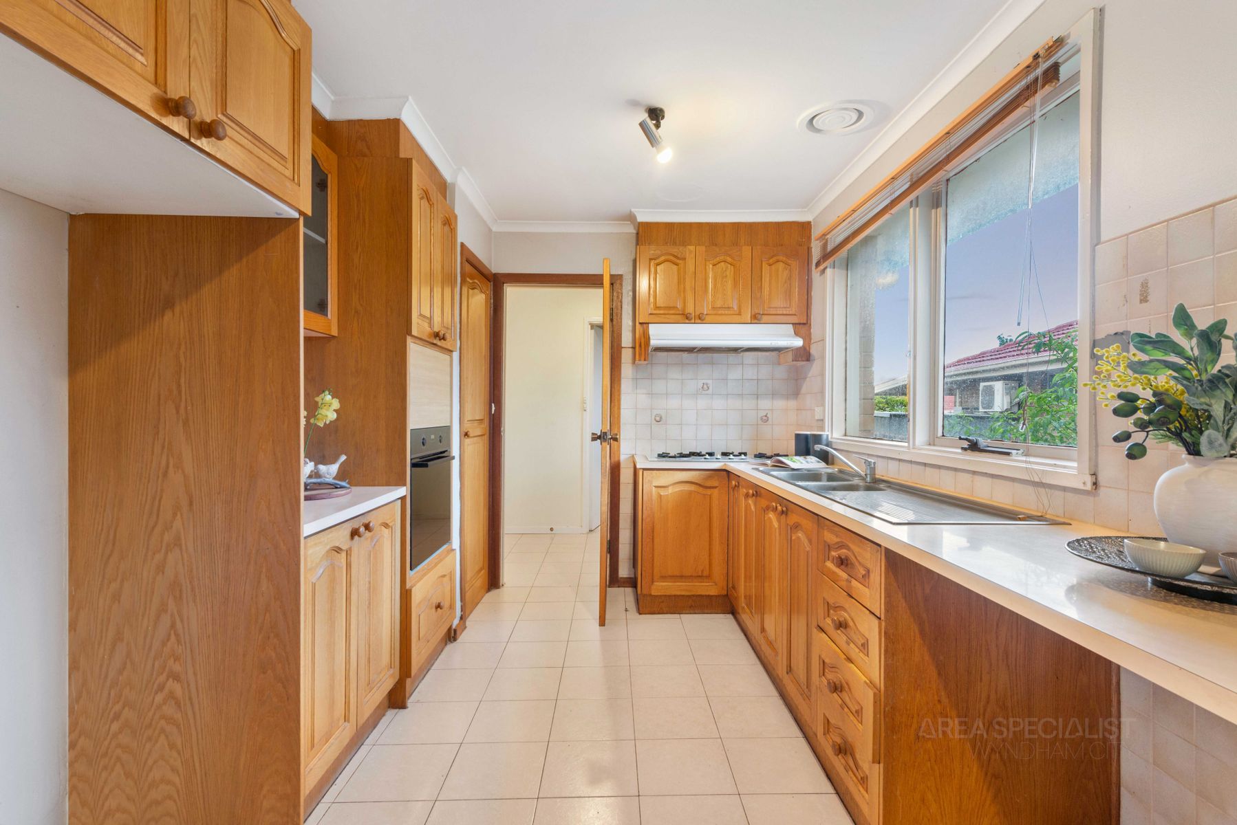10 Highcombe Crescent, St Albans, VIC 3021, St Albans - Thumbnail 6
