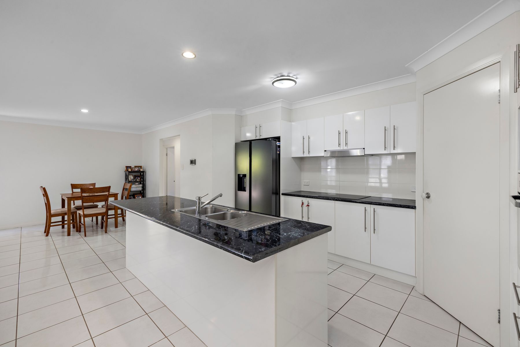 2 Lizard Place, Redland Bay QLD 4165, Redland Bay - Thumbnail 2