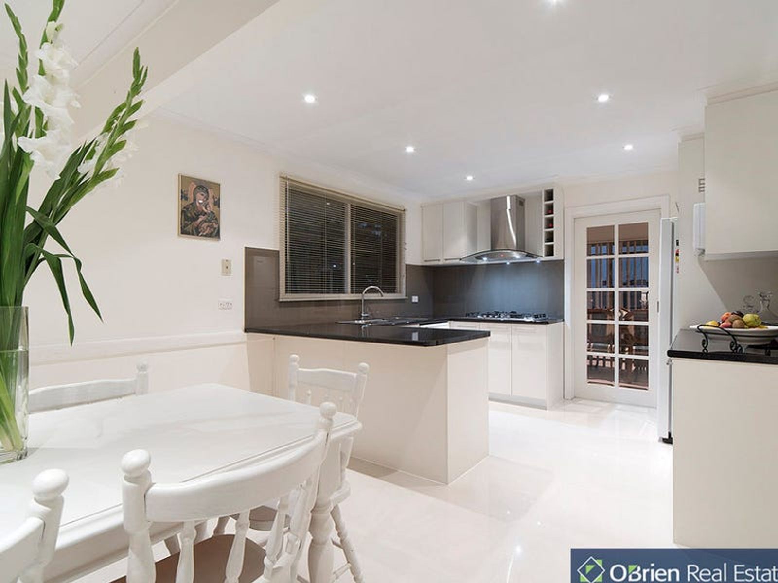 255 James Cook Drive, Endeavour Hills, VIC 3802, Endeavour Hills - Thumbnail 2