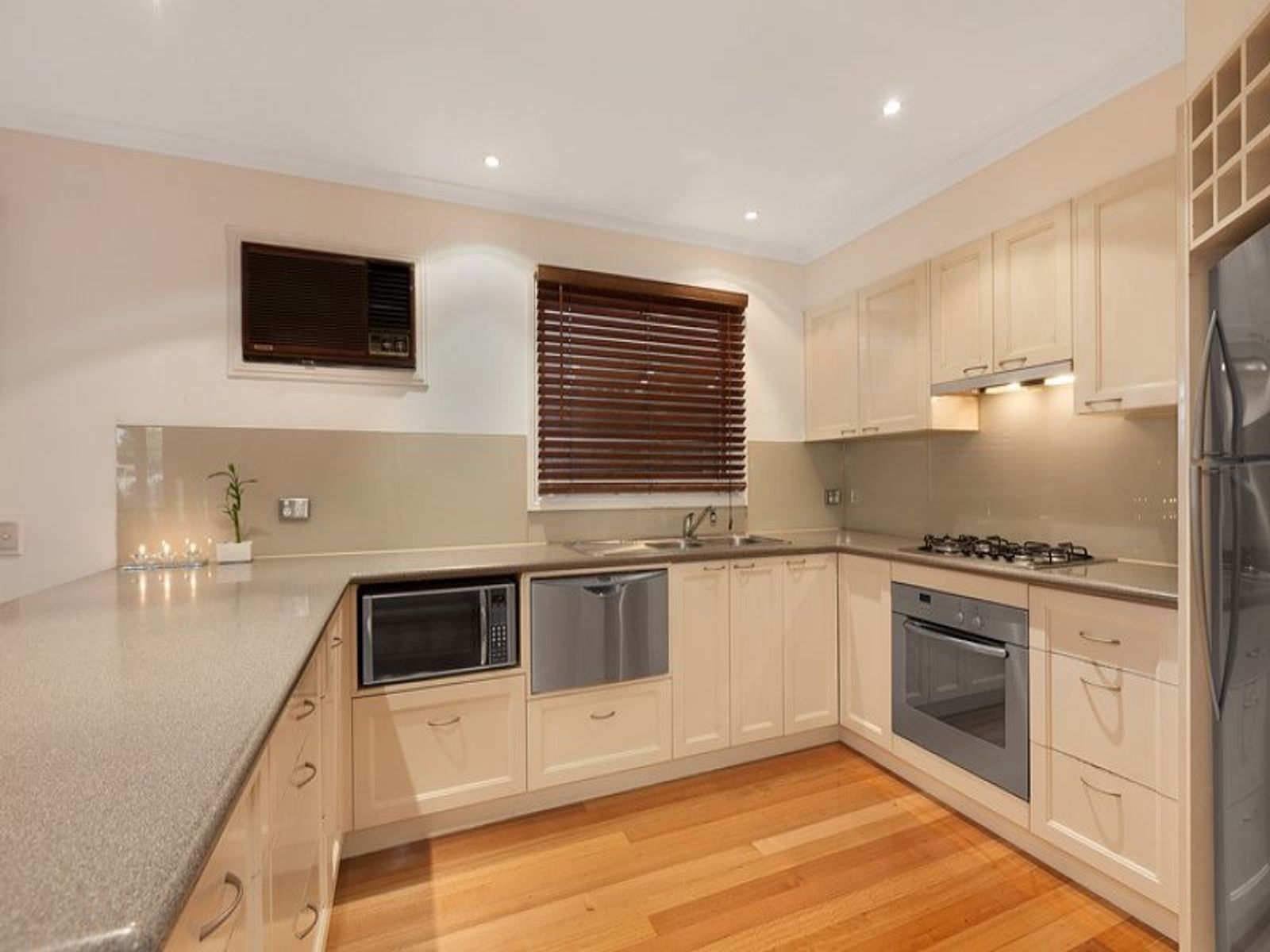15 Oakwood Drive, Keysborough, VIC 3173, Keysborough - Thumbnail 4