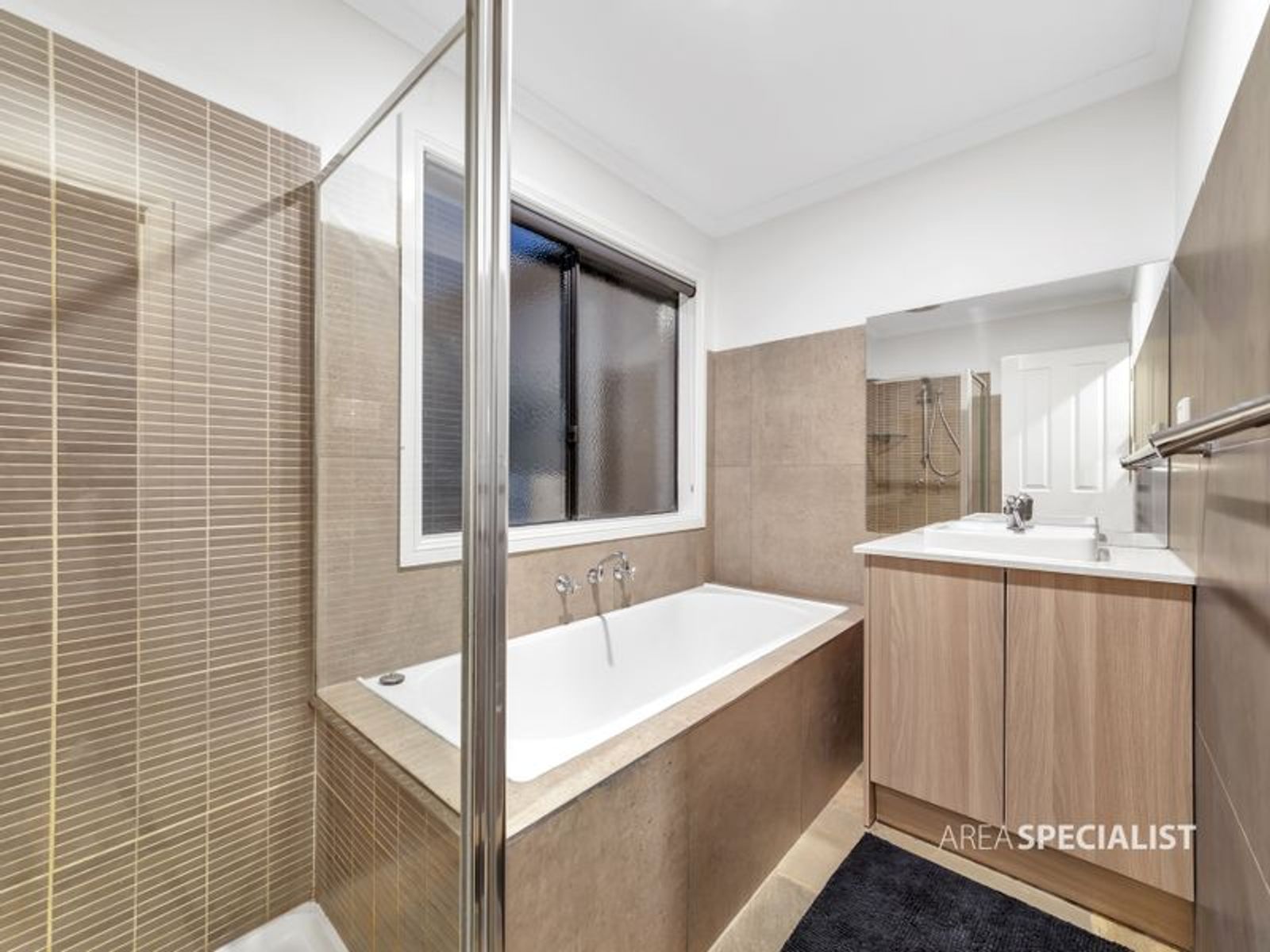 112 ROSEBANK DRIVE, Cranbourne North, VIC 3977, Cranbourne North - Thumbnail 2