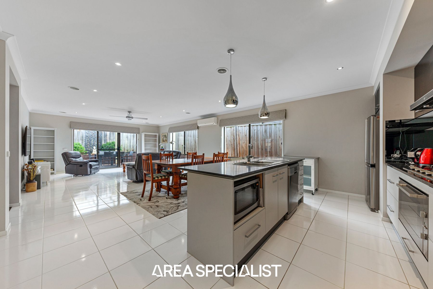 8 Berkley Street, Pakenham, VIC 3810, Pakenham - Thumbnail 4