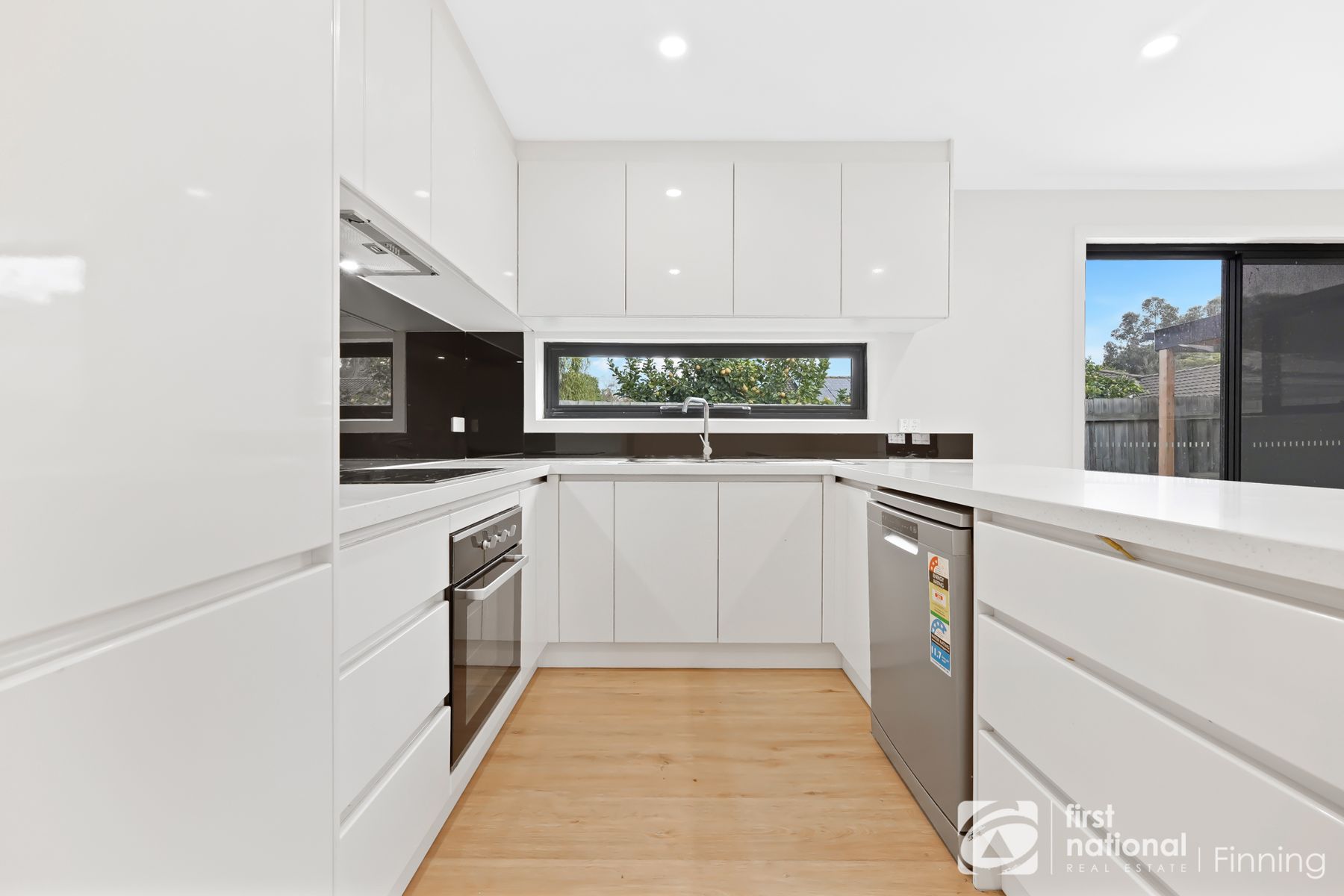 2/3 Hazelwood Avenue, Cranbourne North VIC 3977, Cranbourne North - Image 1