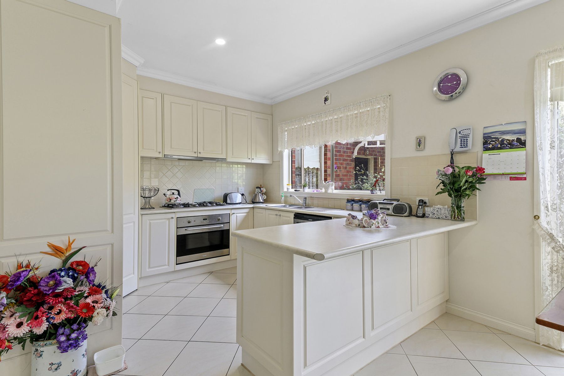 22 Grange Crescent, Warragul, VIC 3820, Warragul - Thumbnail 2