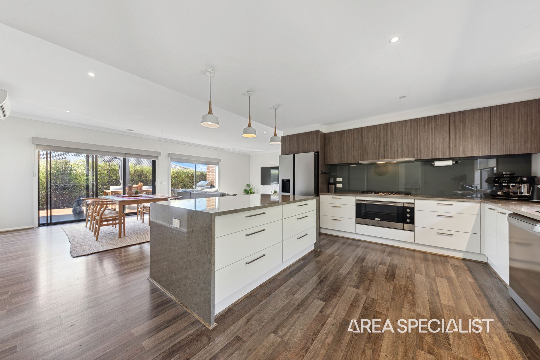 8 Ontario Drive, Pakenham, VIC 3810, Pakenham - Thumbnail 2