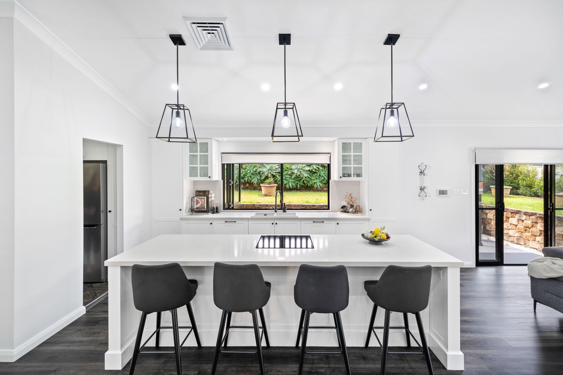 9 Curac Place, Casula NSW 2170, Casula - Thumbnail 2