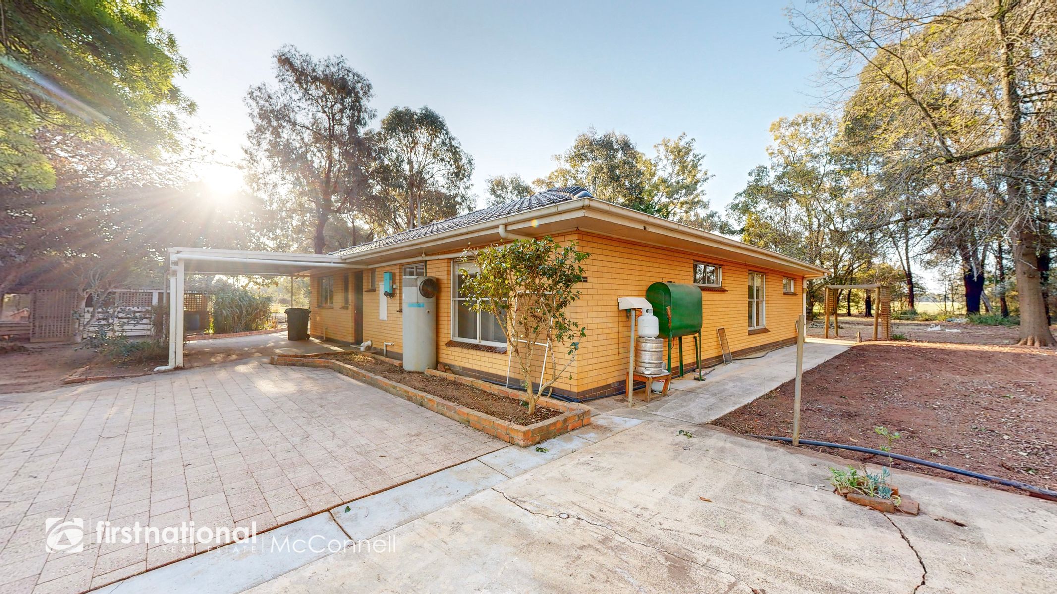 1165 Fenaughty Matterport Main House (12)