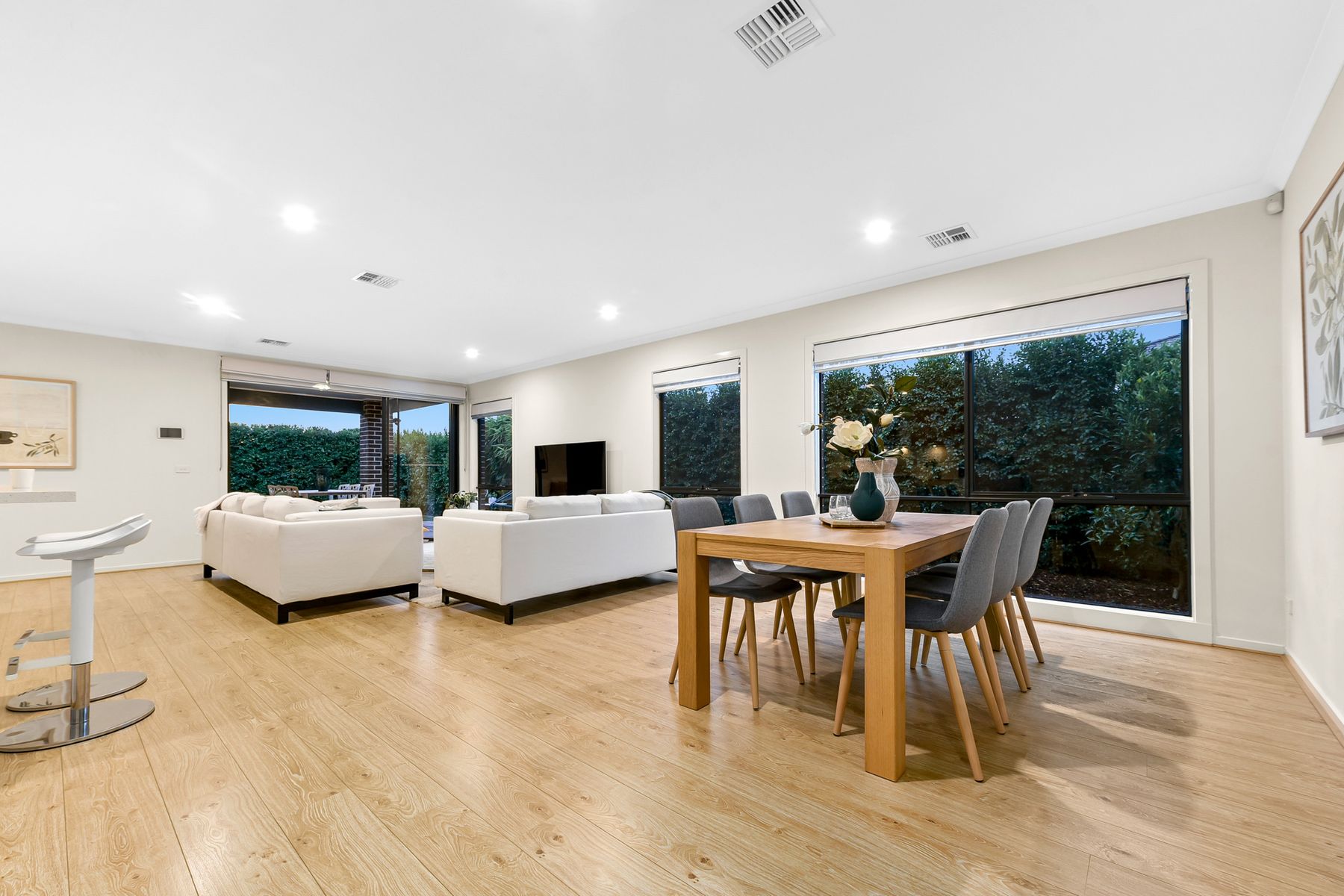 43 Ritchie Drive, Clyde North, VIC 3978, Clyde North - Thumbnail 8