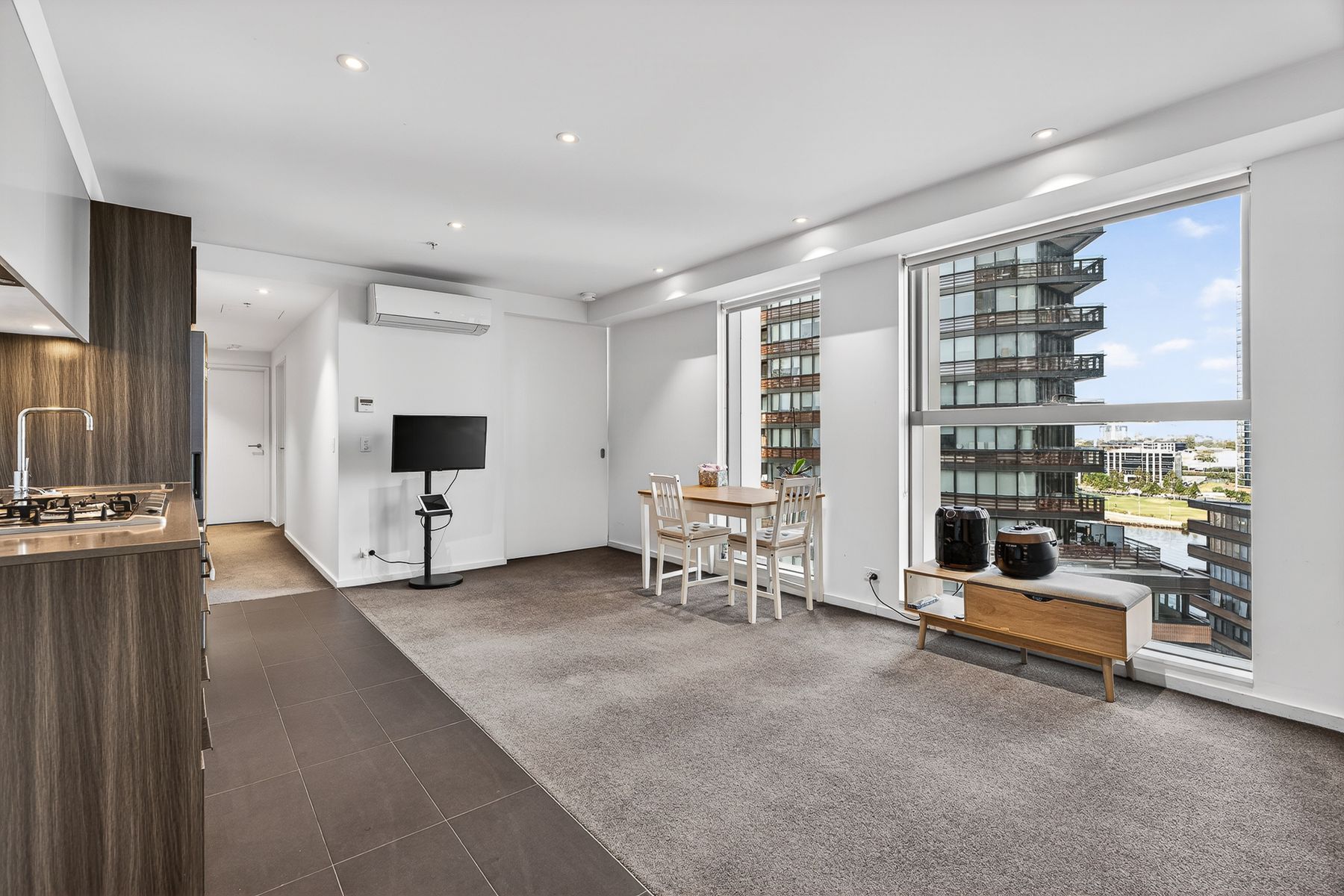 810E/878 Collins Street, Docklands, Docklands - Thumbnail 3