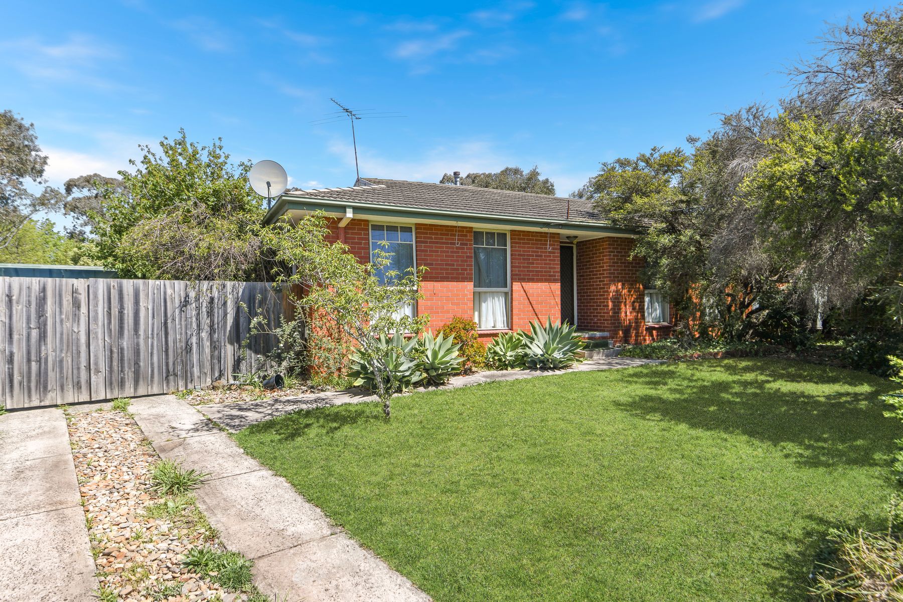 12 Valepark Close, Noble Park North, VIC 3174, Noble Park North - Thumbnail 2