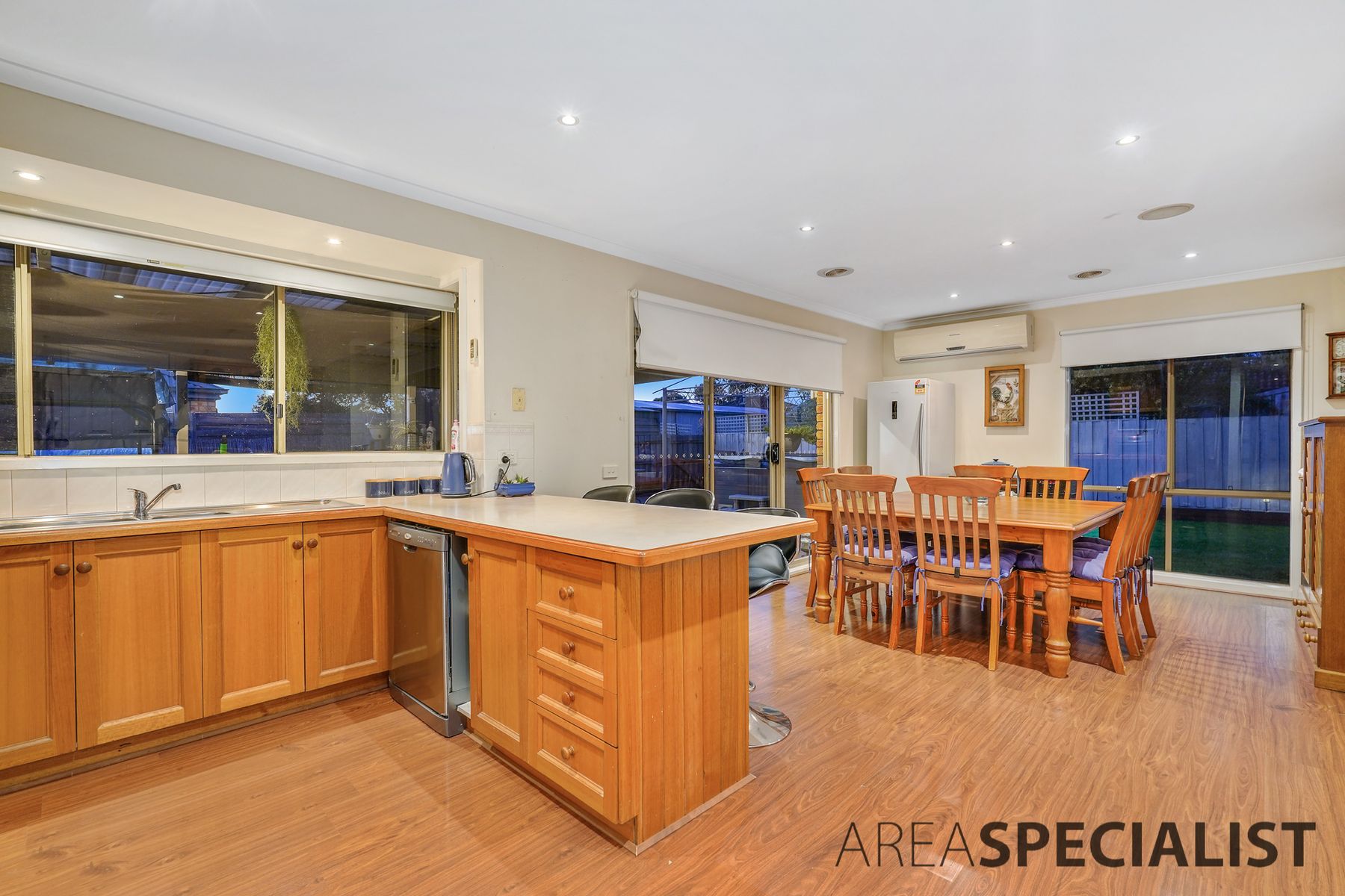 15 Brentwood Drive, Cranbourne North, VIC 3977, Cranbourne North - Thumbnail 8